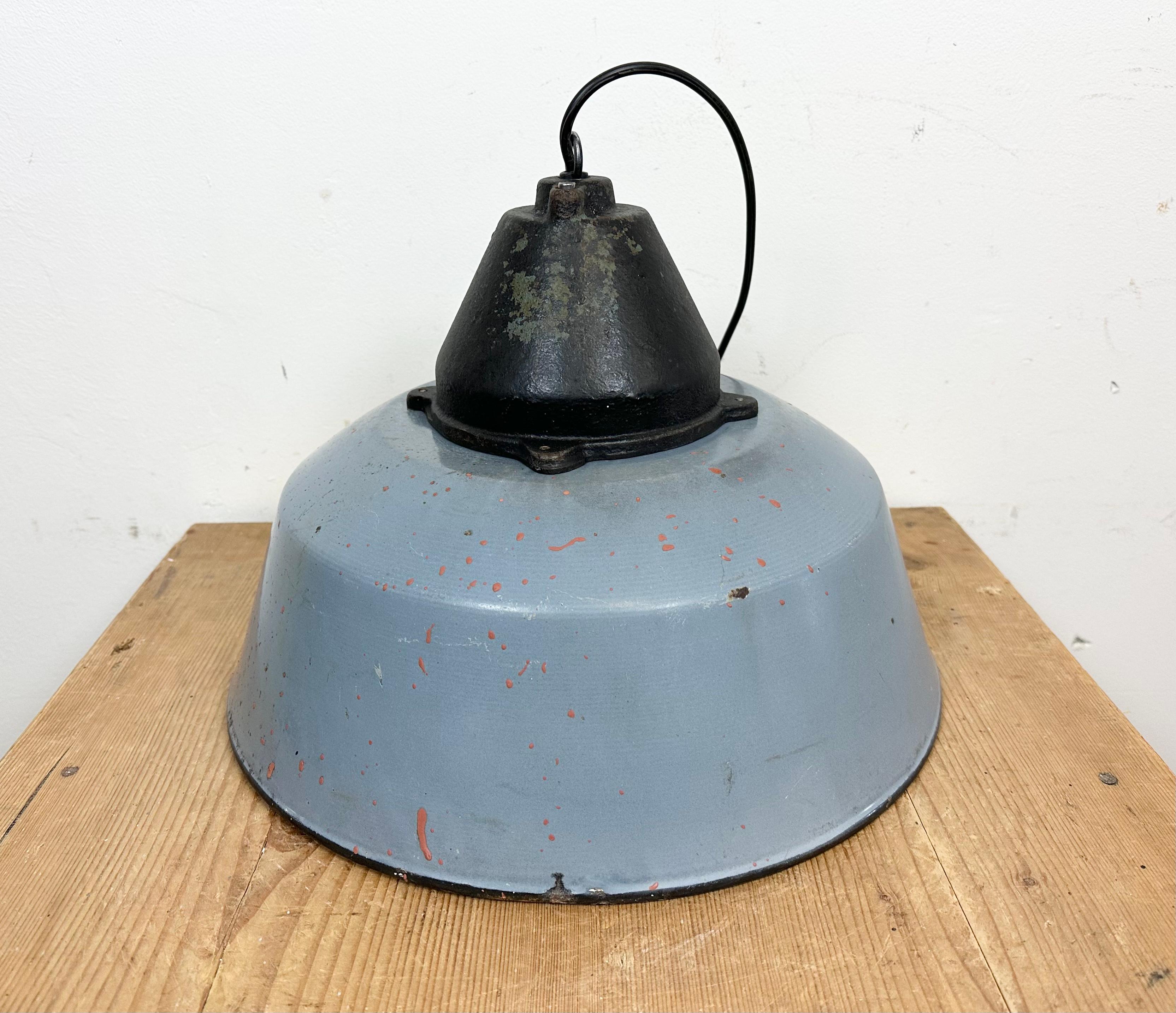 Industrial Grey Enamel and Cast Iron Pendant Light, 1960s For Sale 9