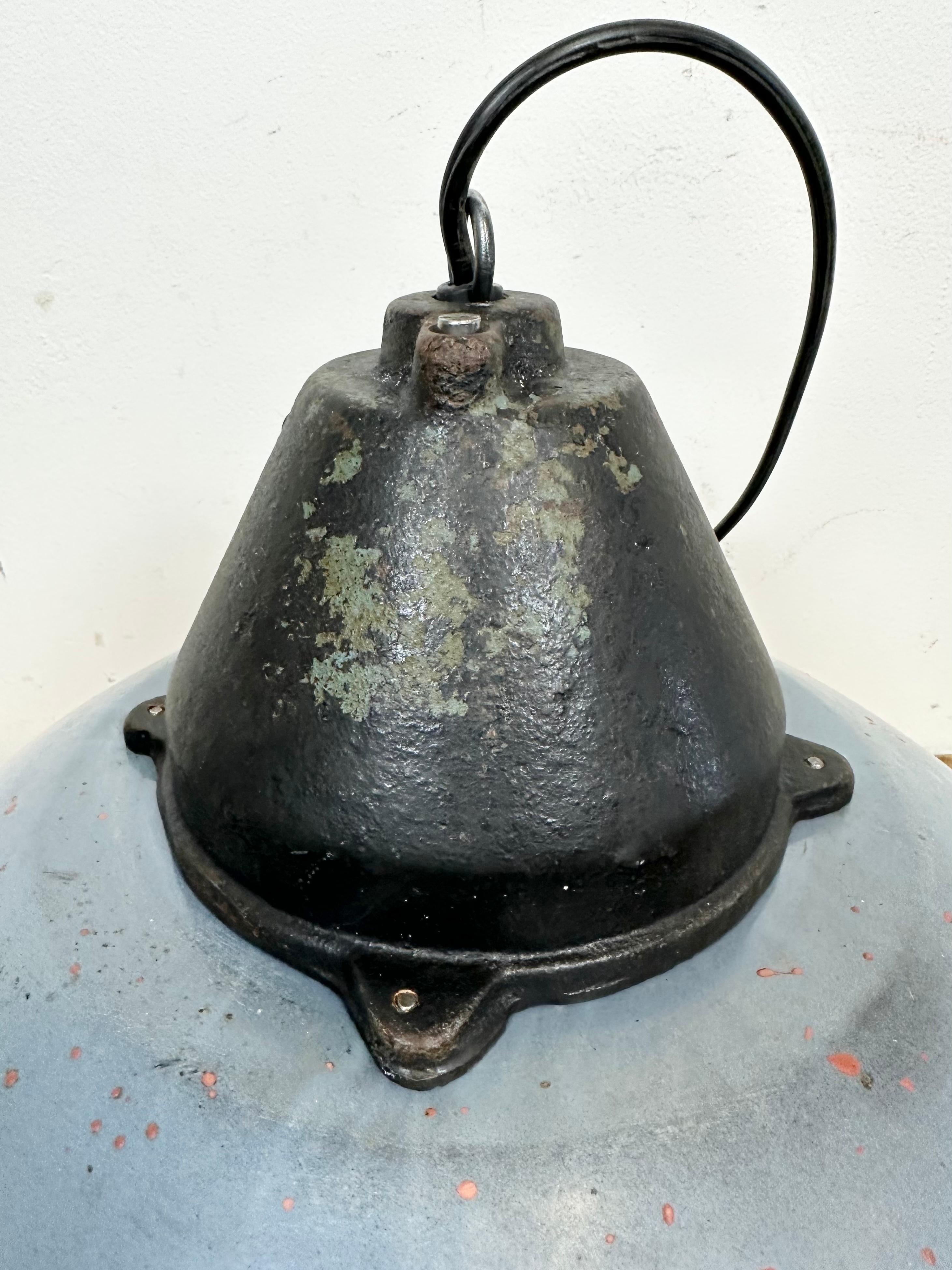 Industrial Grey Enamel and Cast Iron Pendant Light, 1960s For Sale 10