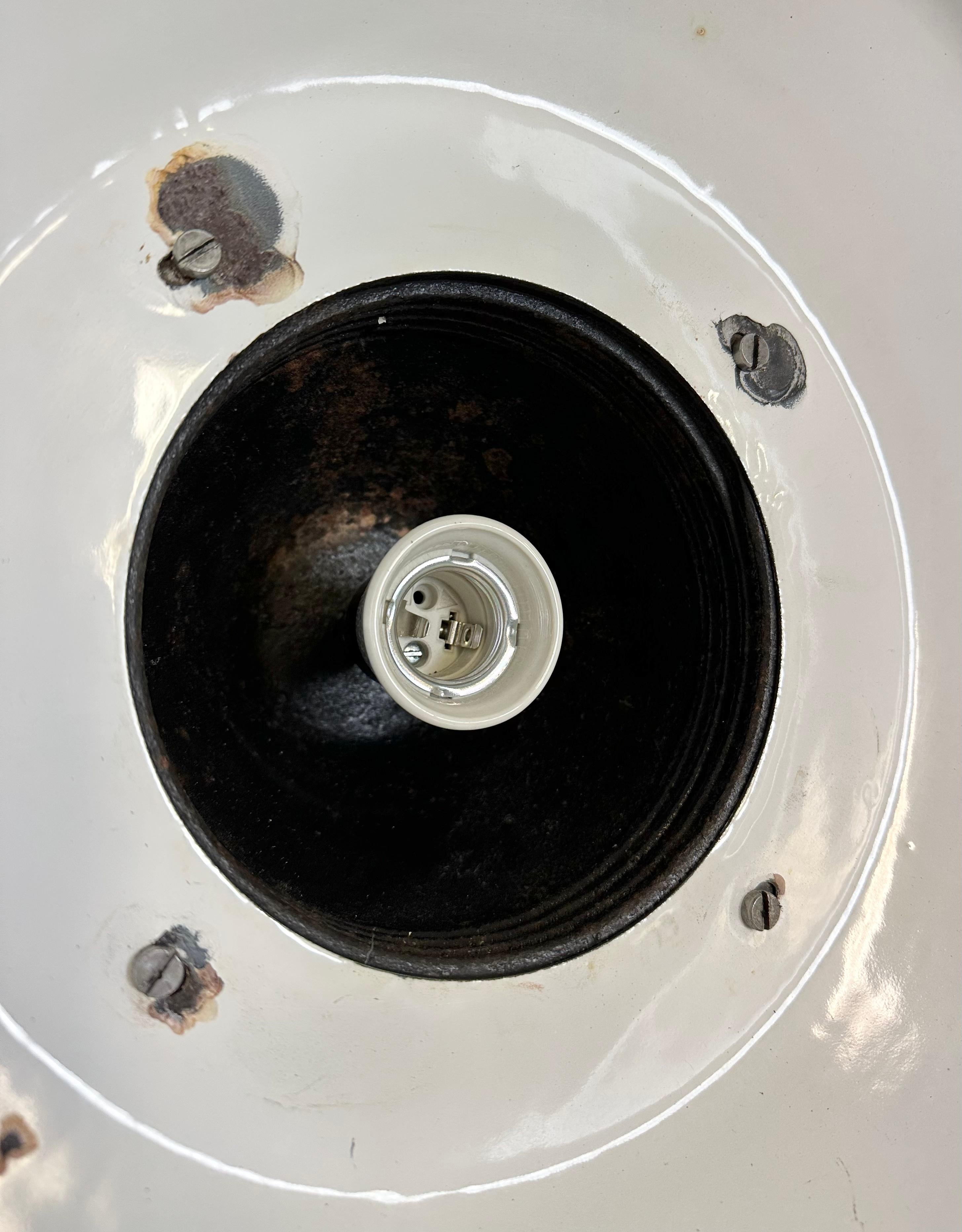 Lampe à suspension industrielle en émail gris et fonte, années 1960 en vente 9