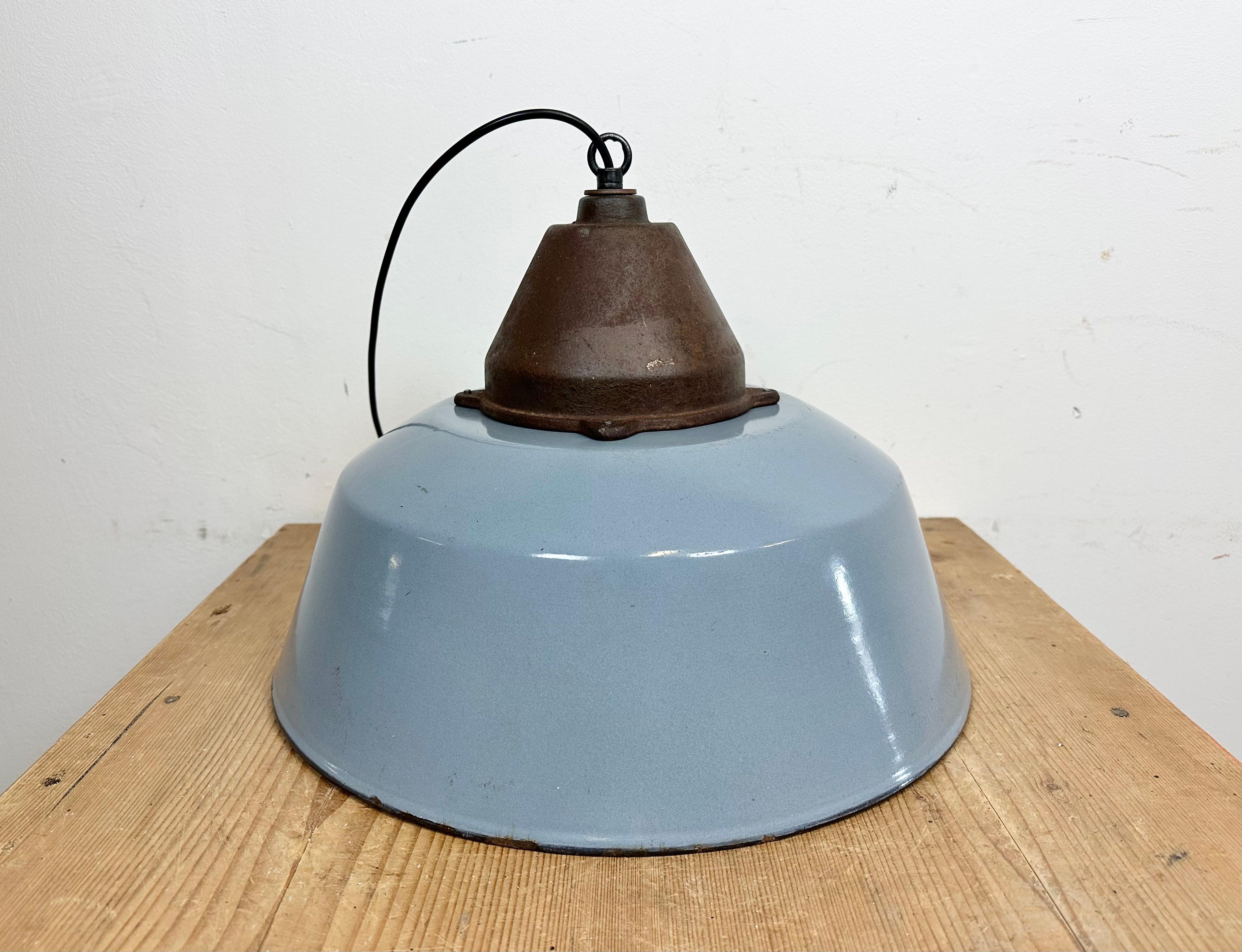 Industrial Grey Enamel and Cast Iron Pendant Light, 1960s For Sale 13