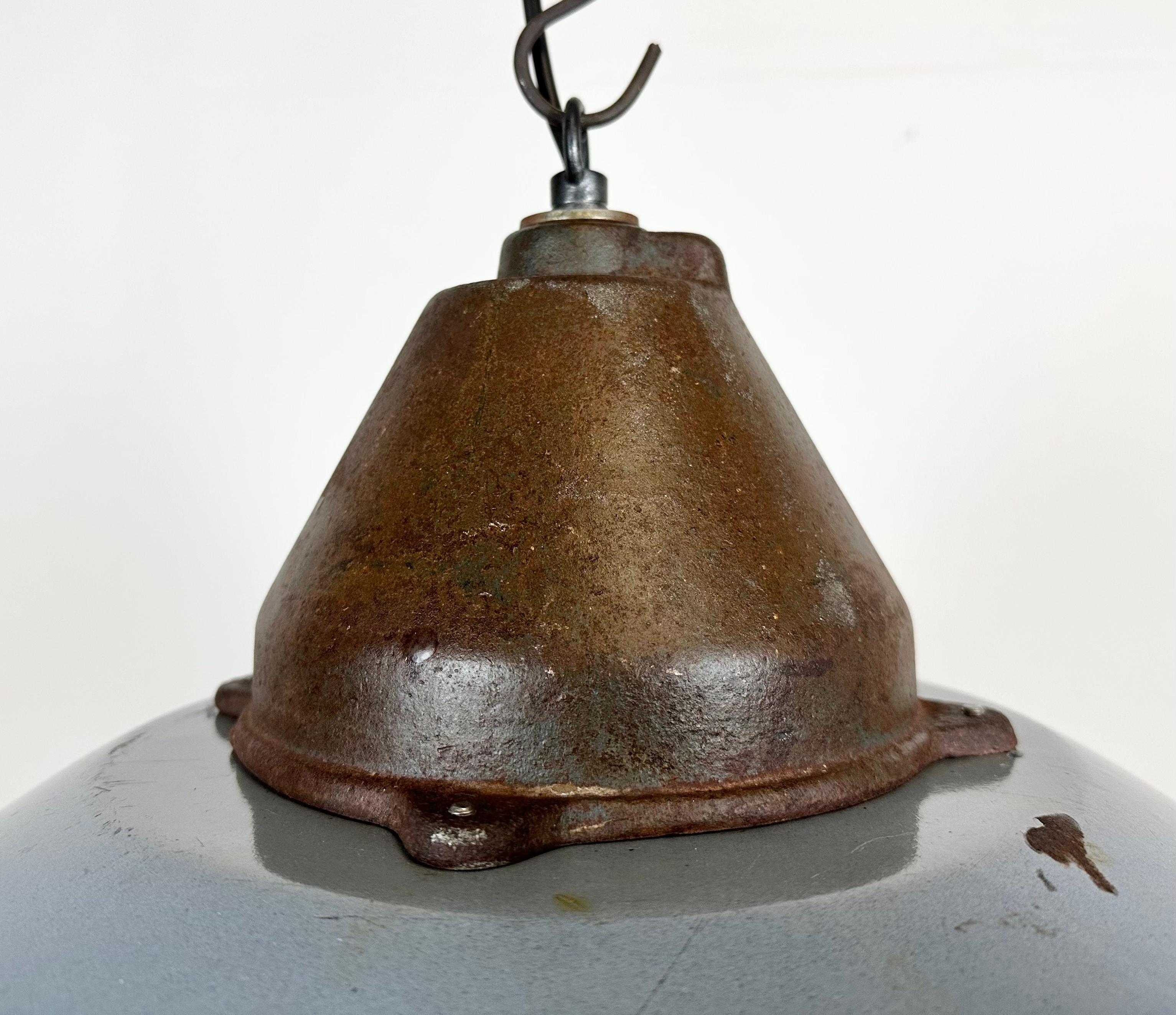 20th Century Industrial Grey Enamel and Cast Iron Pendant Light, 1960s For Sale