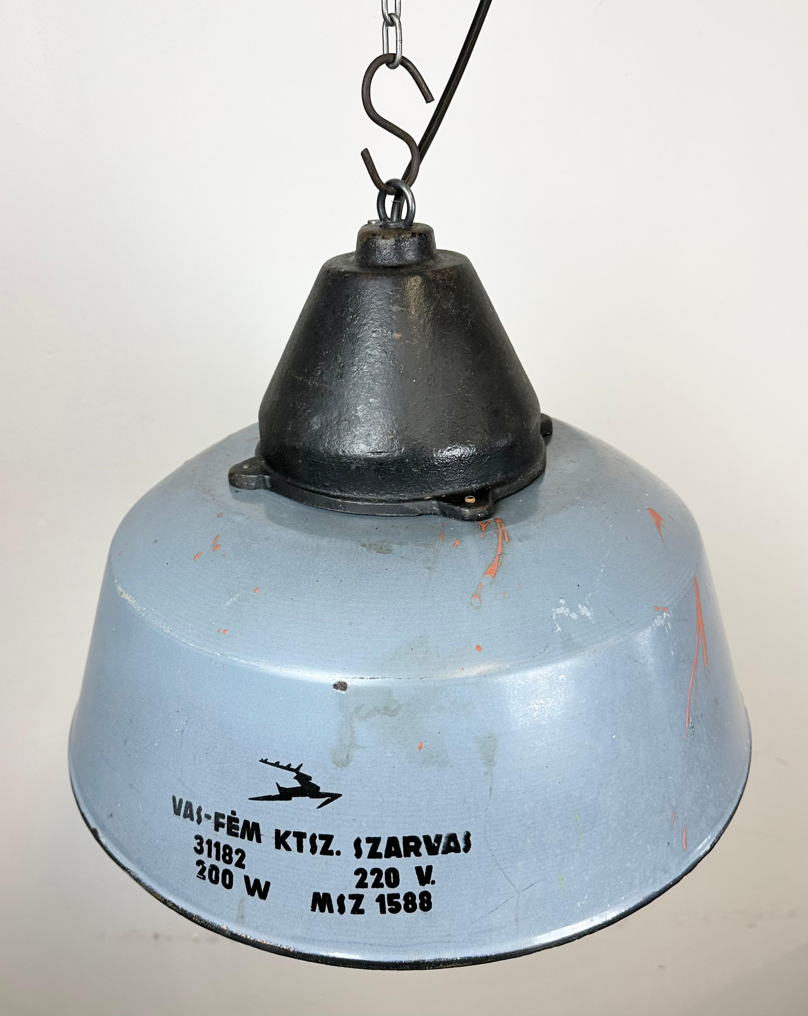 Industrial Grey Enamel and Cast Iron Pendant Light, 1960s For Sale 3