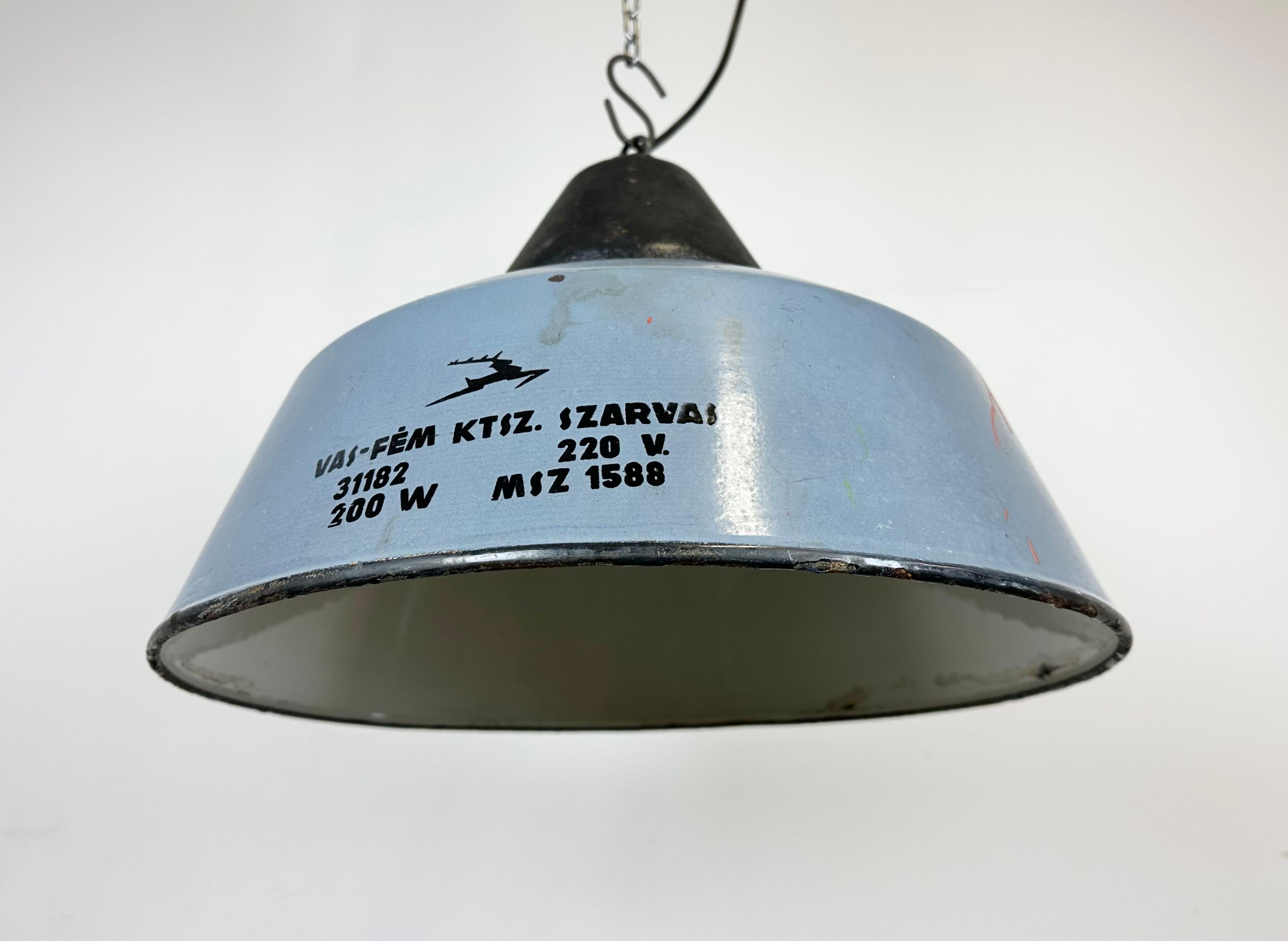 Industrial Grey Enamel and Cast Iron Pendant Light, 1960s For Sale 4