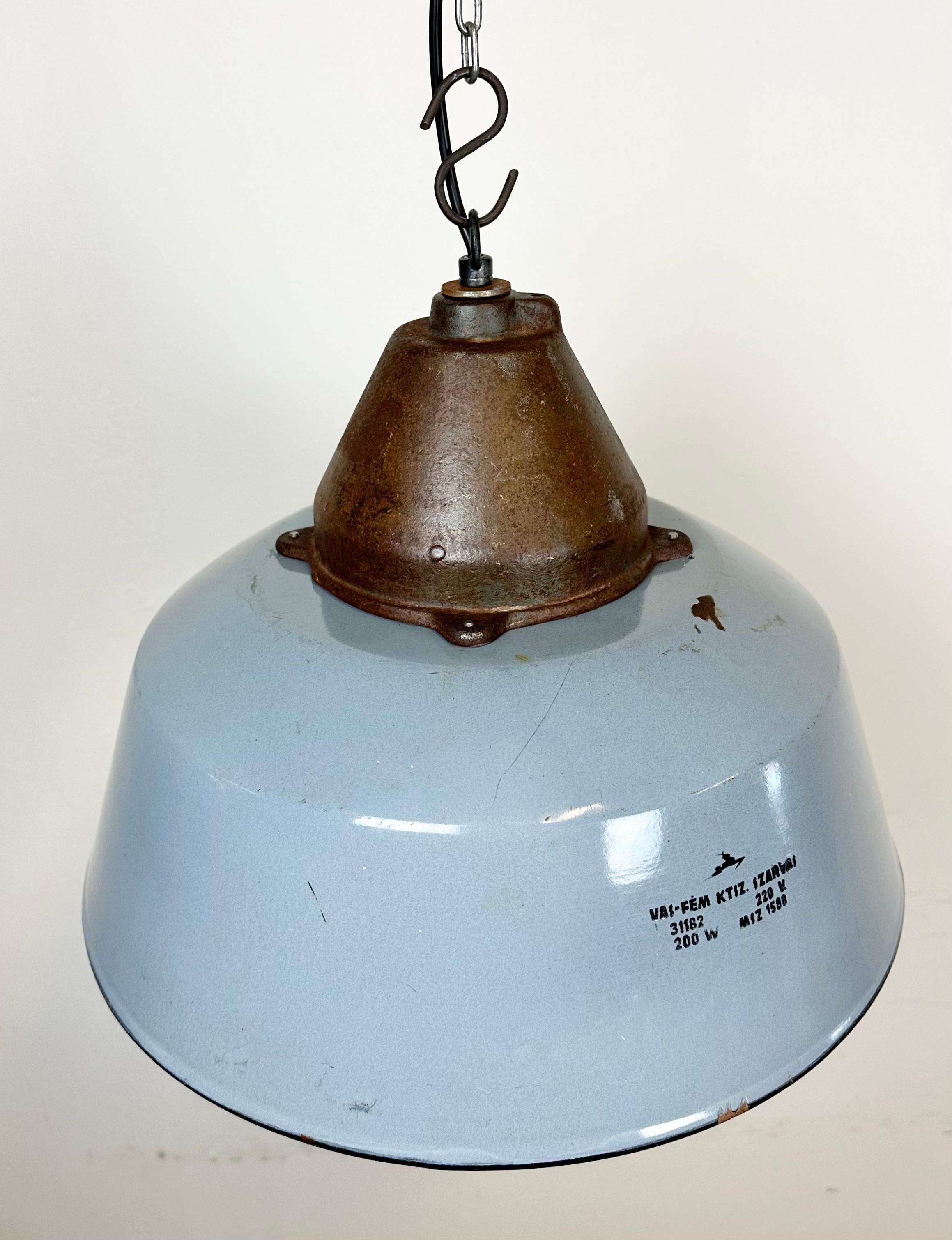 Industrial Grey Enamel and Cast Iron Pendant Light, 1960s For Sale 4