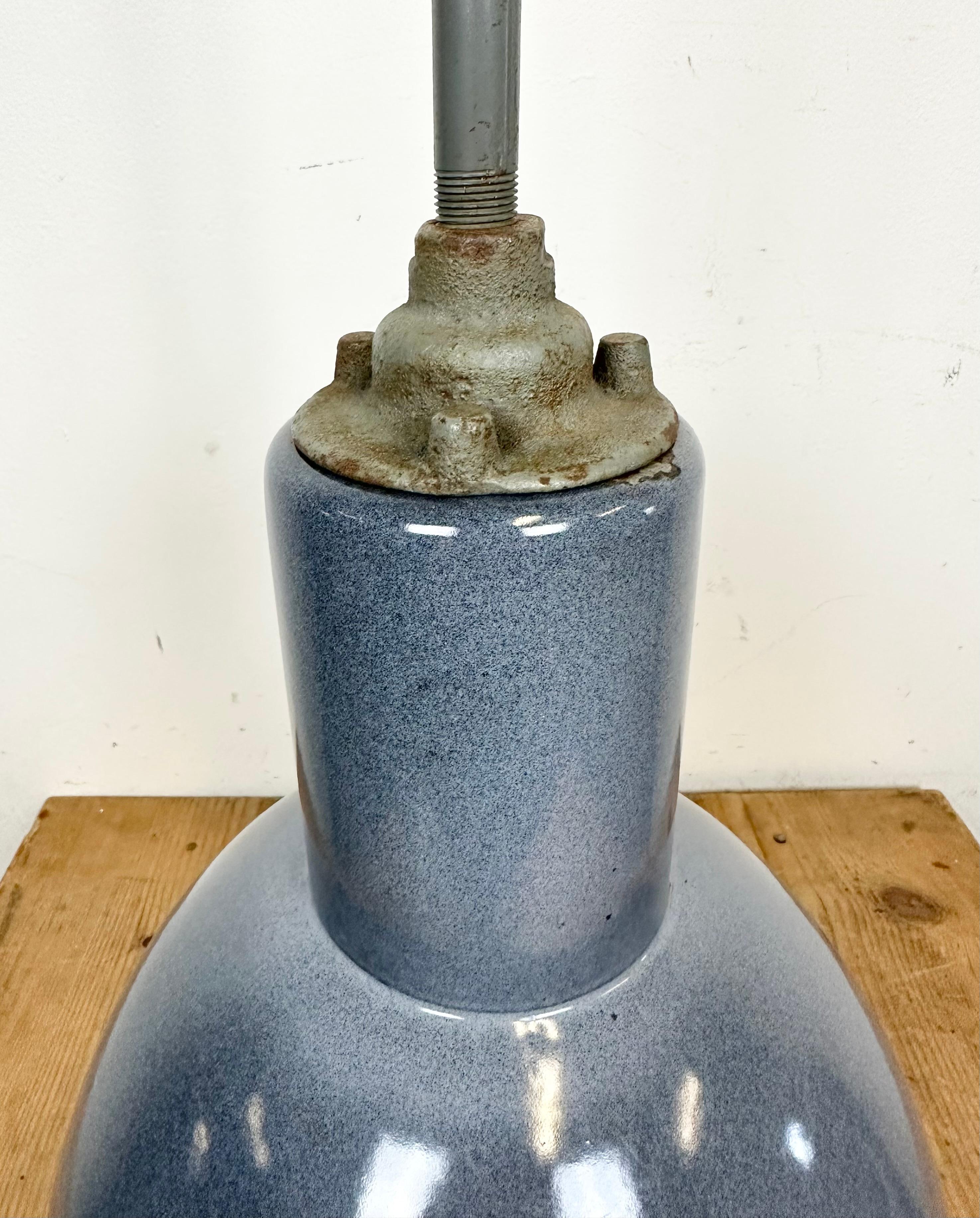 Industrial Grey Enamel Ceiling Lamp from Elektrosvit, 1950s In Good Condition For Sale In Kojetice, CZ