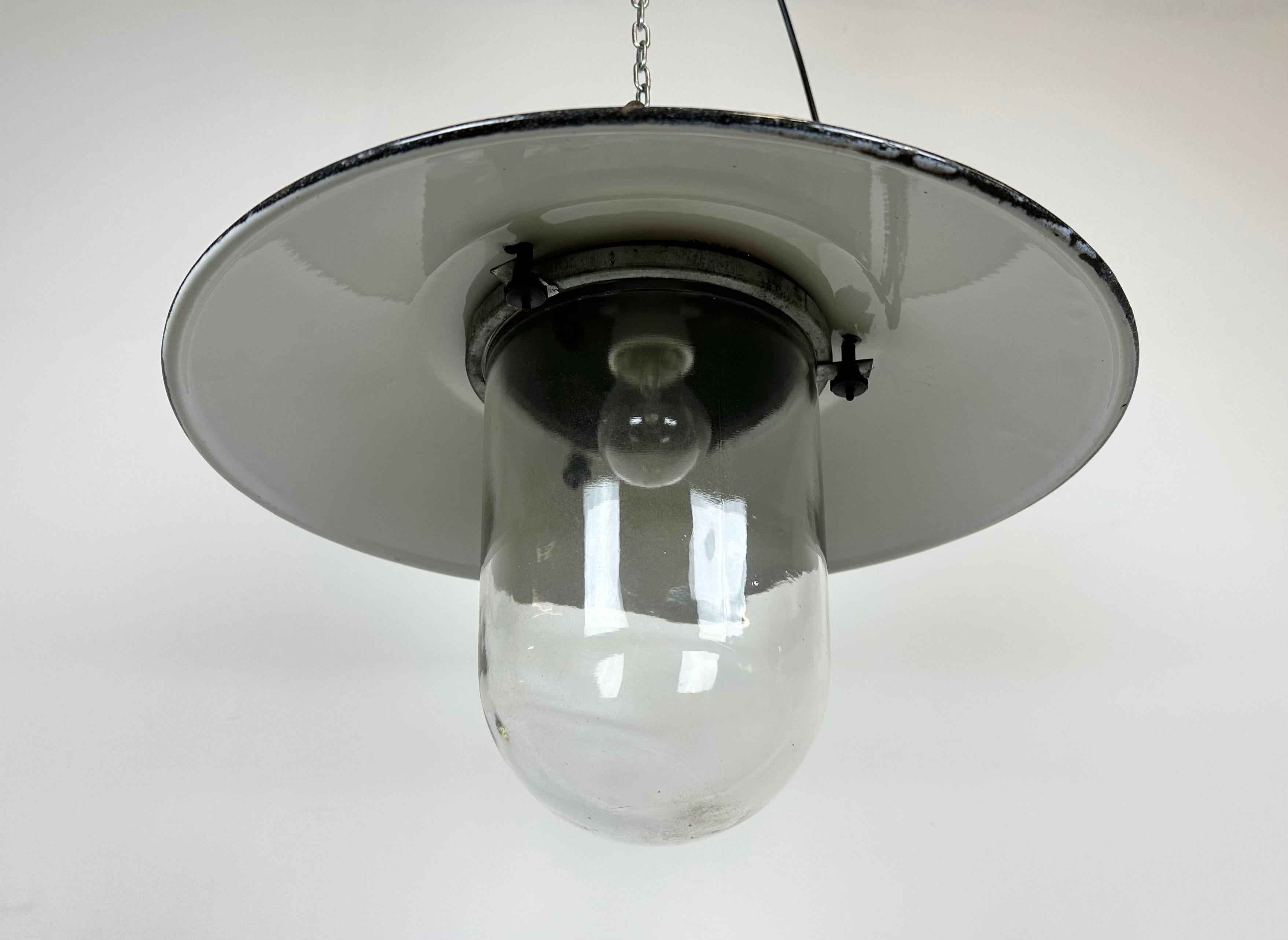 Industrial Grey Enamel Factory Hanging Lamp, 1960s For Sale 4