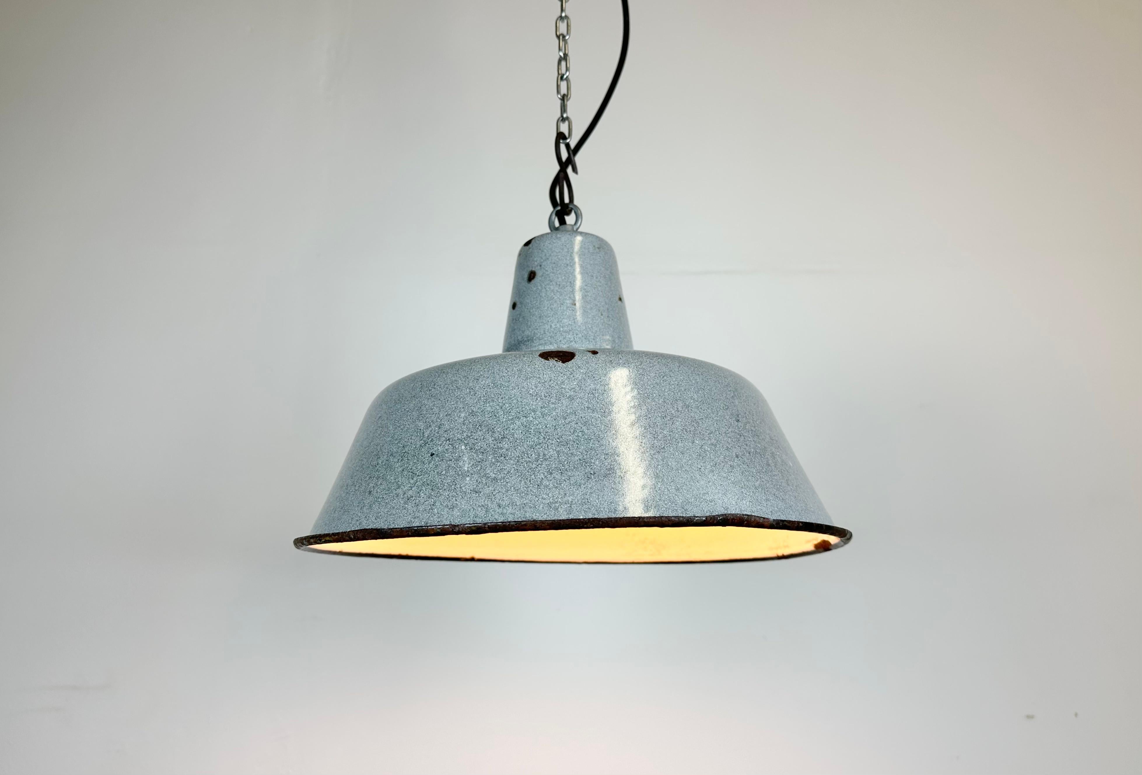 Industrial Grey Enamel Factory Lamp, 1960s For Sale 4