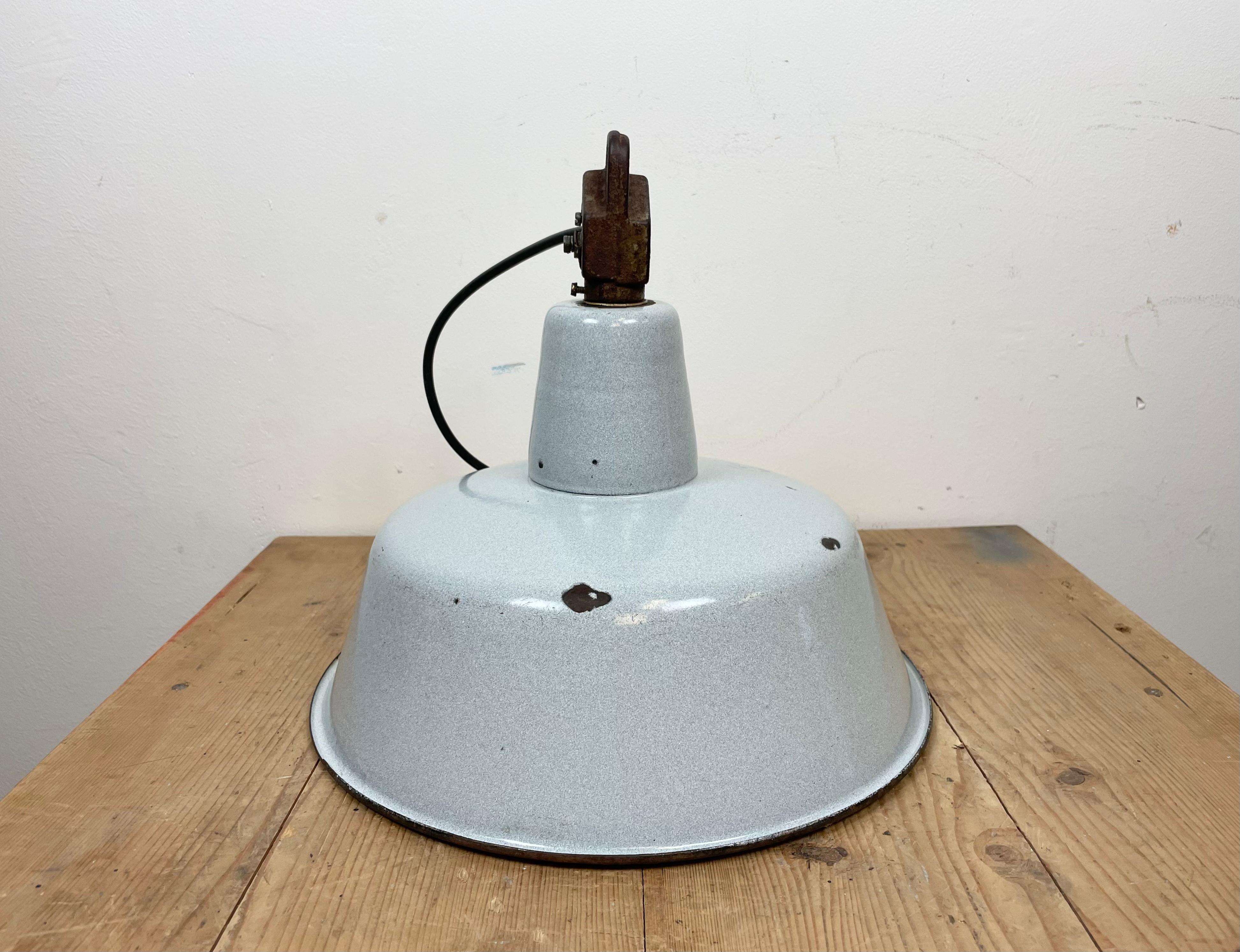 Industrial Grey Enamel Factory Lamp with Cast Iron Top, 1960s For Sale 11
