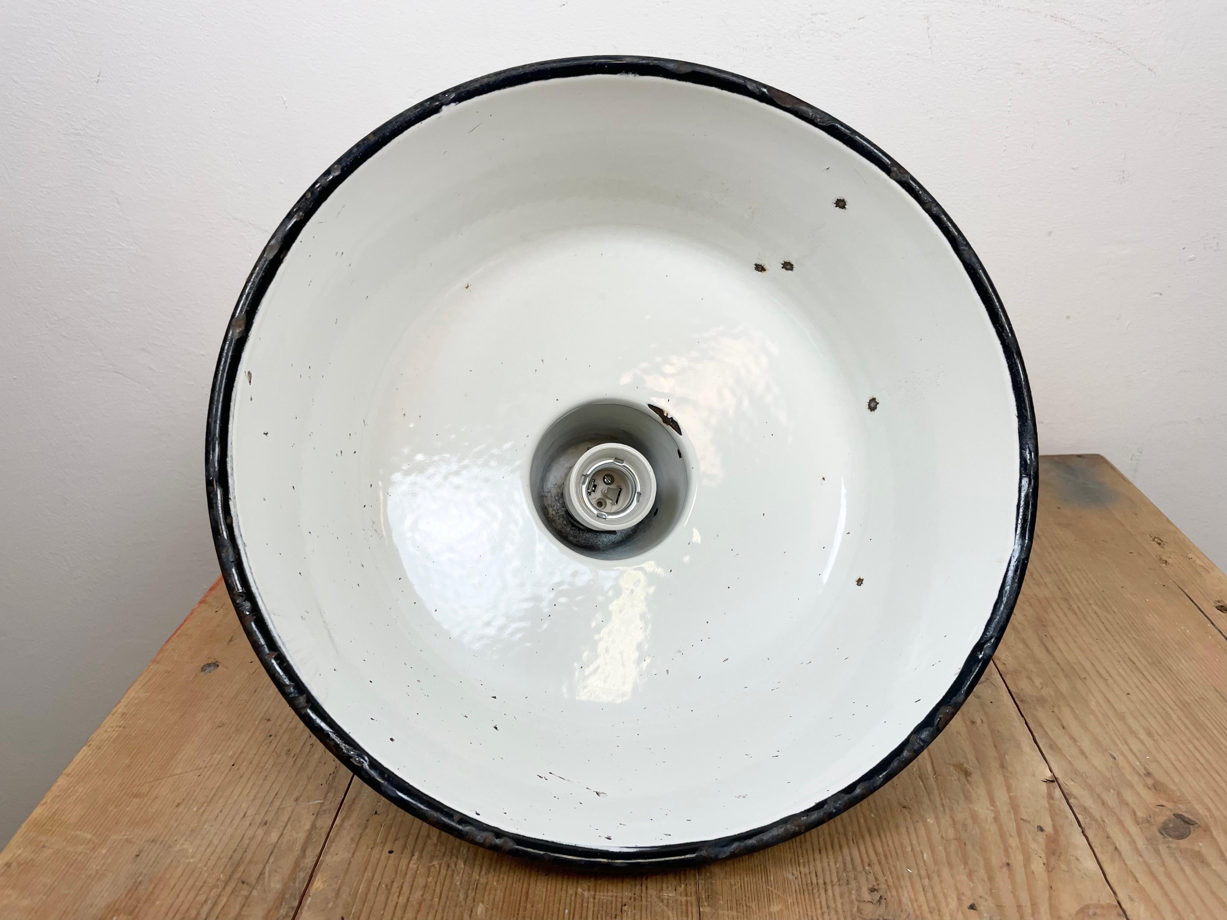 Industrial Grey Enamel Factory Lamp with Cast Iron Top, 1960s For Sale 12