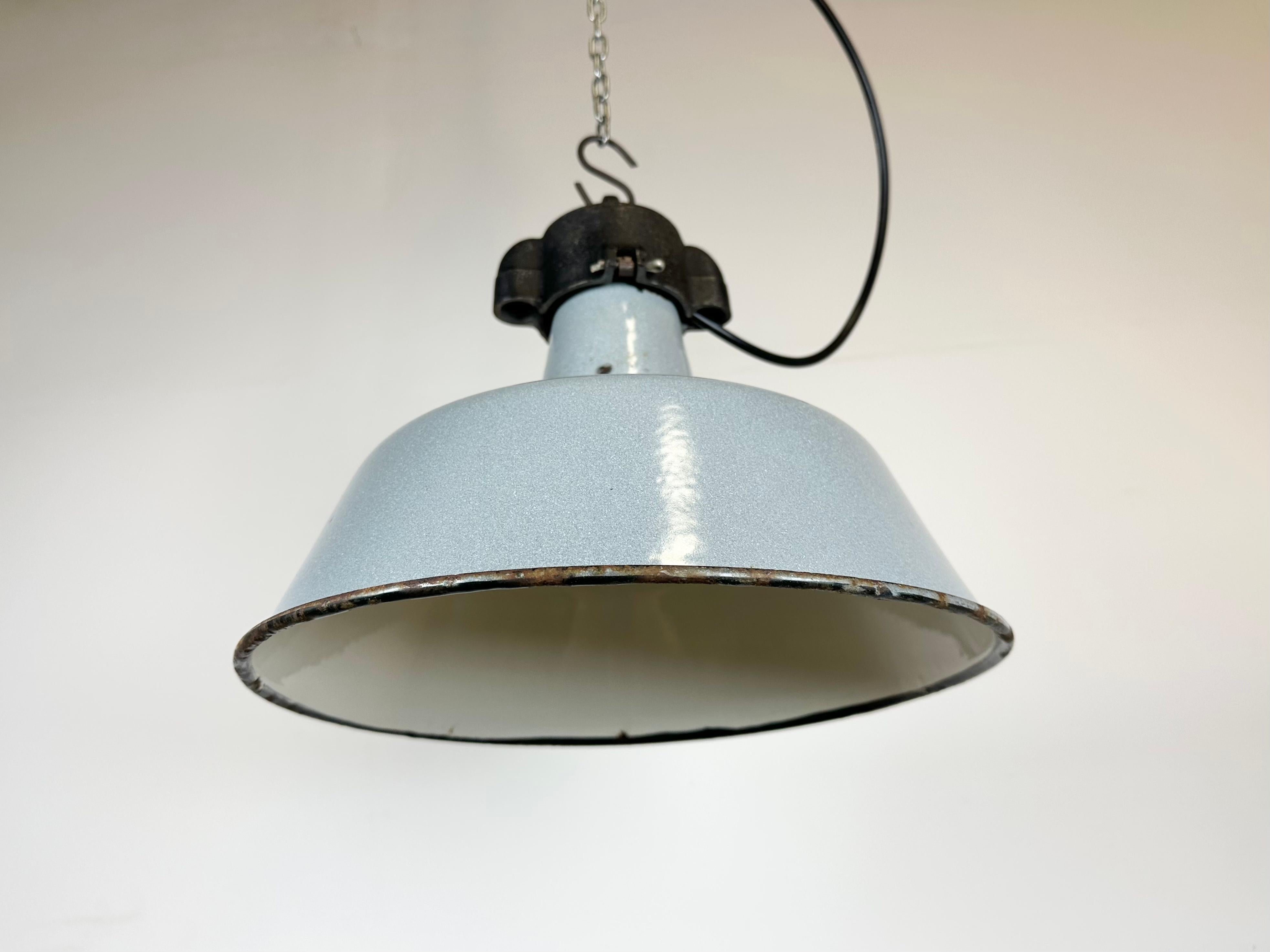 Industrial Grey Enamel Factory Lamp with Cast Iron Top, 1960s For Sale 3