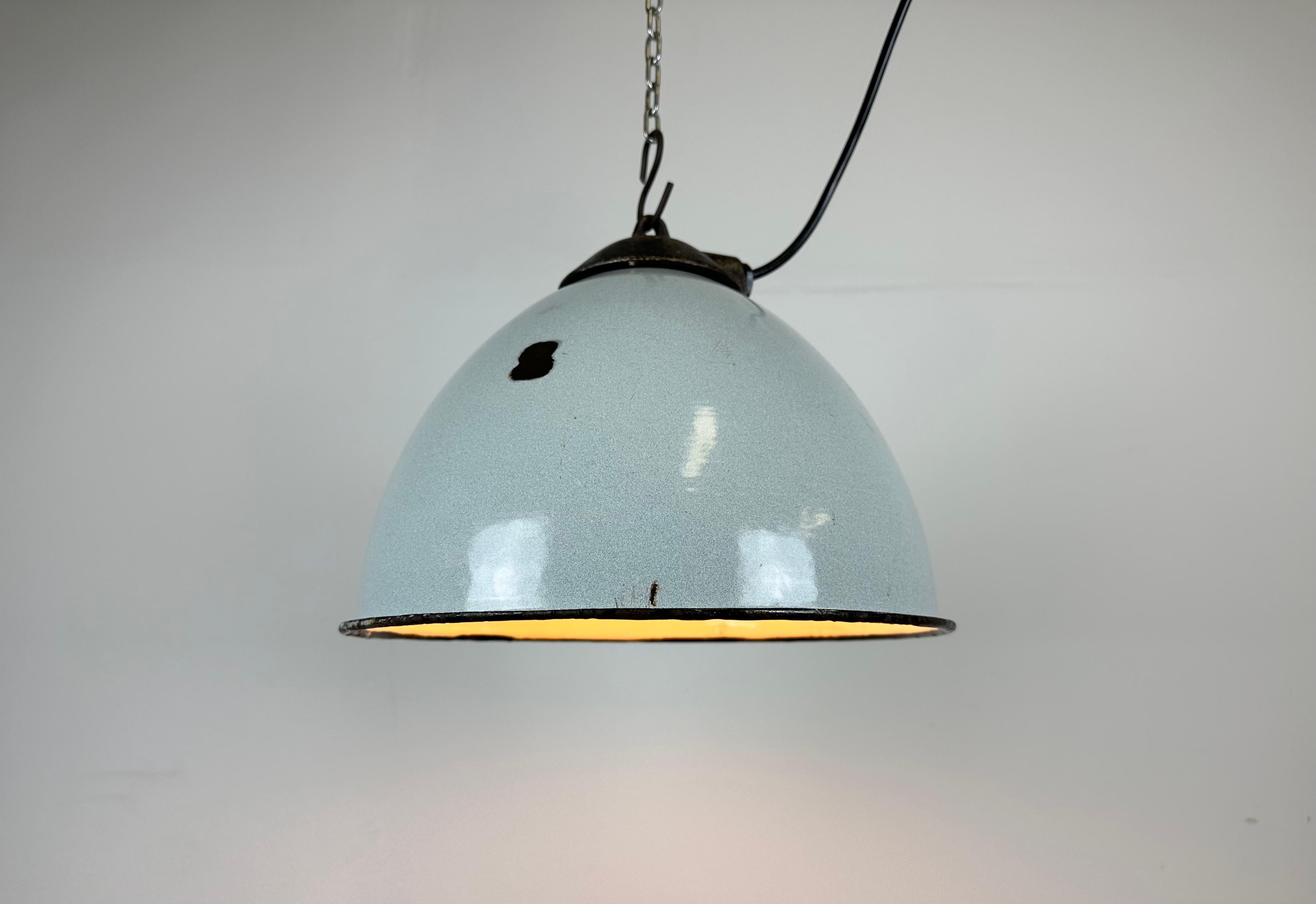 Industrial Grey Enamel Factory Lamp with Cast Iron Top, 1960s For Sale 3