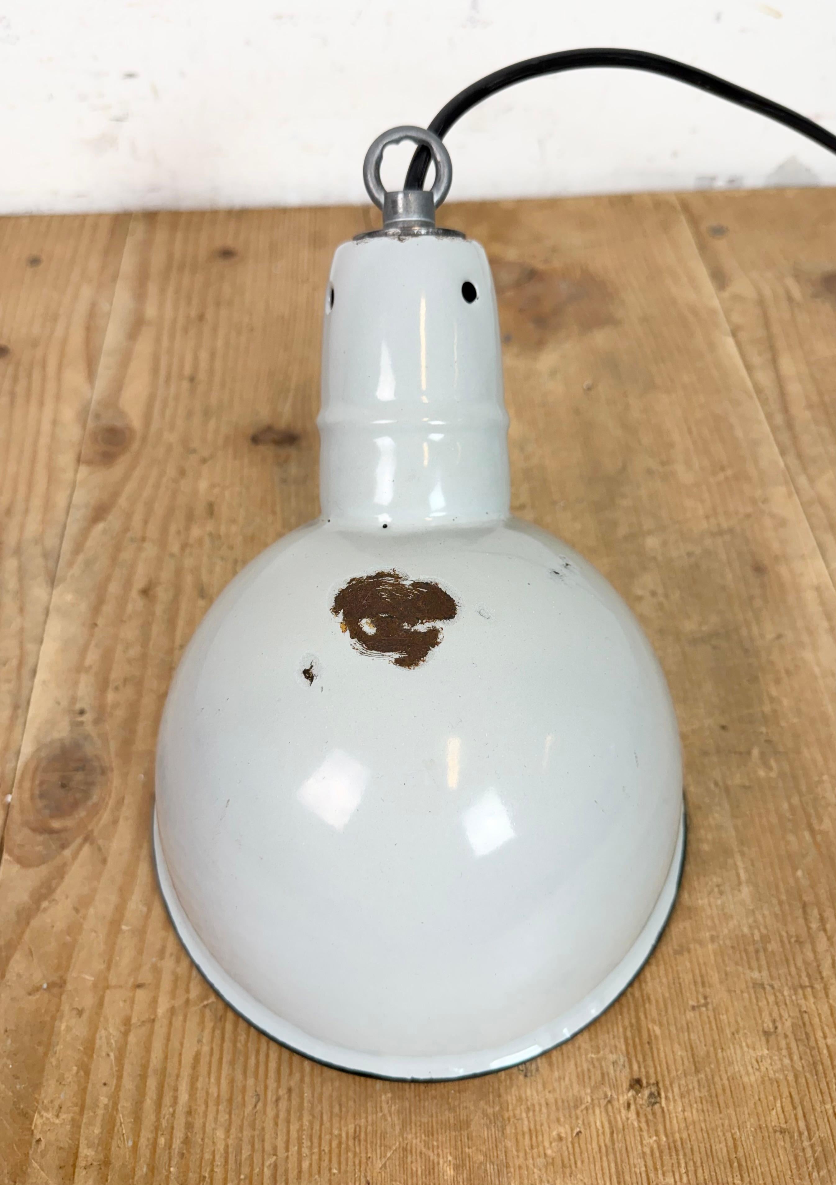 Lampe suspendue industrielle en émail gris, années 1960 en vente 5