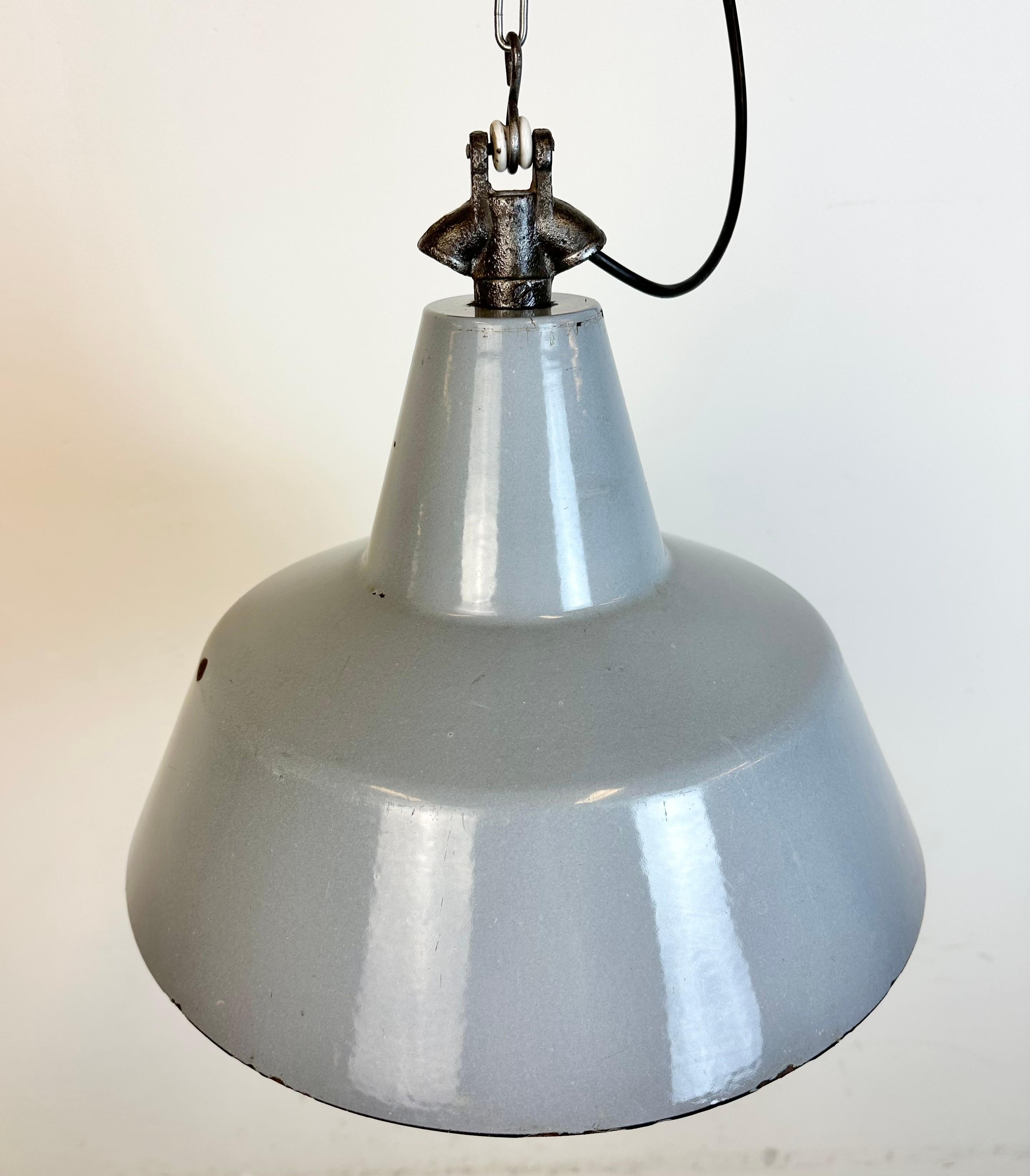 Industrial Grey Enamel Factory Pendant Lamp, 1960s For Sale 8