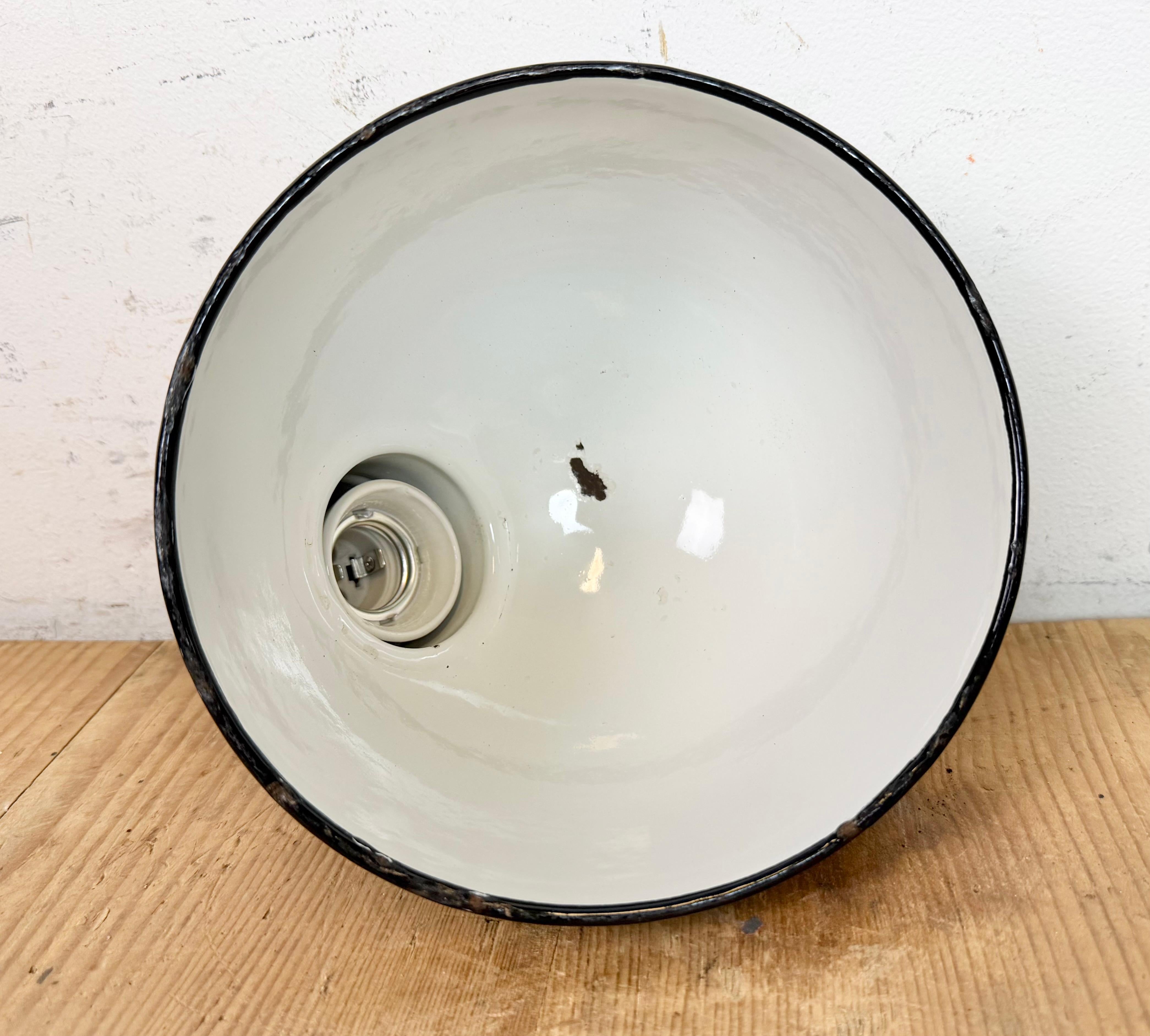 Lampe suspendue industrielle en émail gris, années 1960 en vente 8