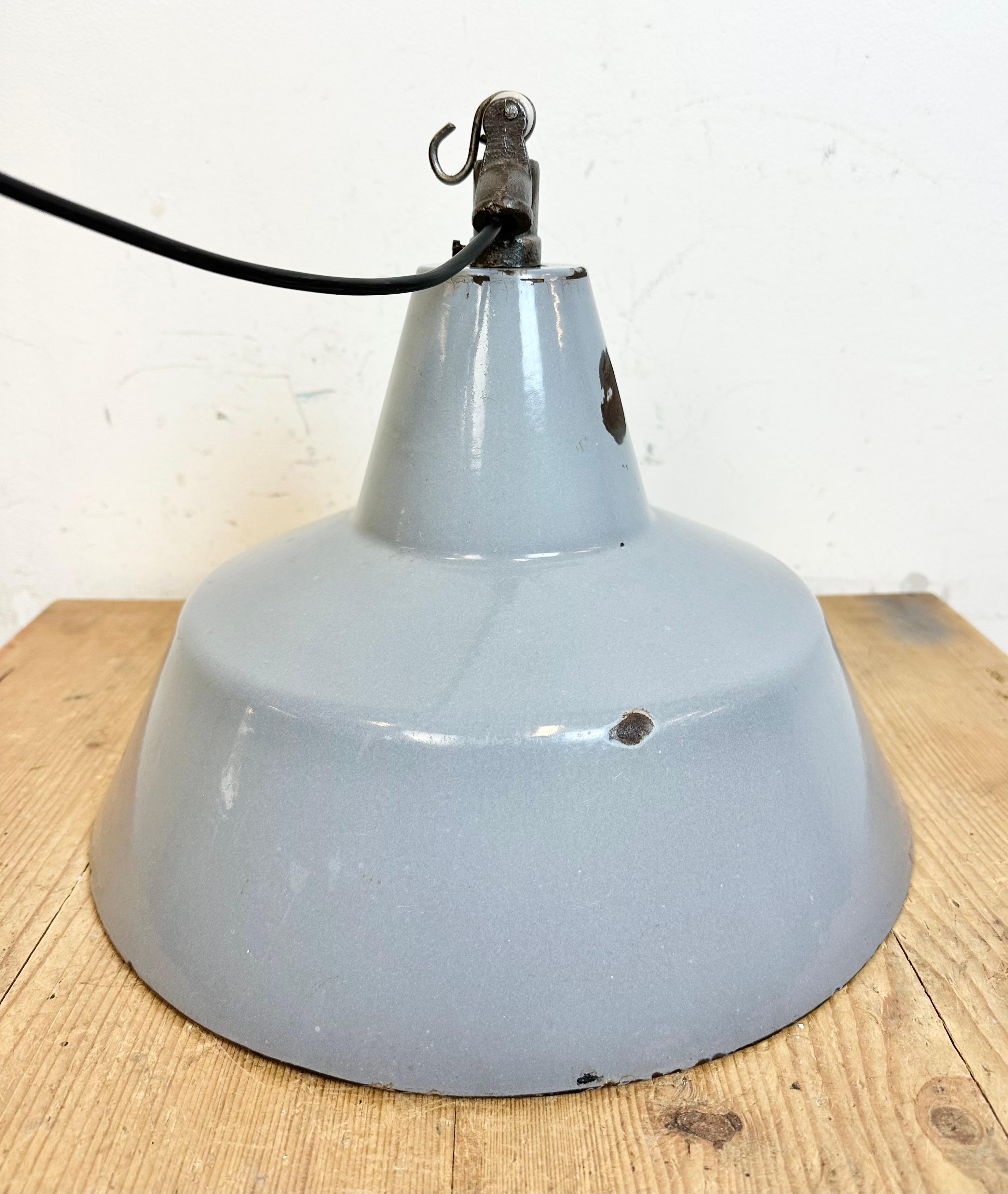 Industrial Grey Enamel Factory Pendant Lamp, 1960s For Sale 10