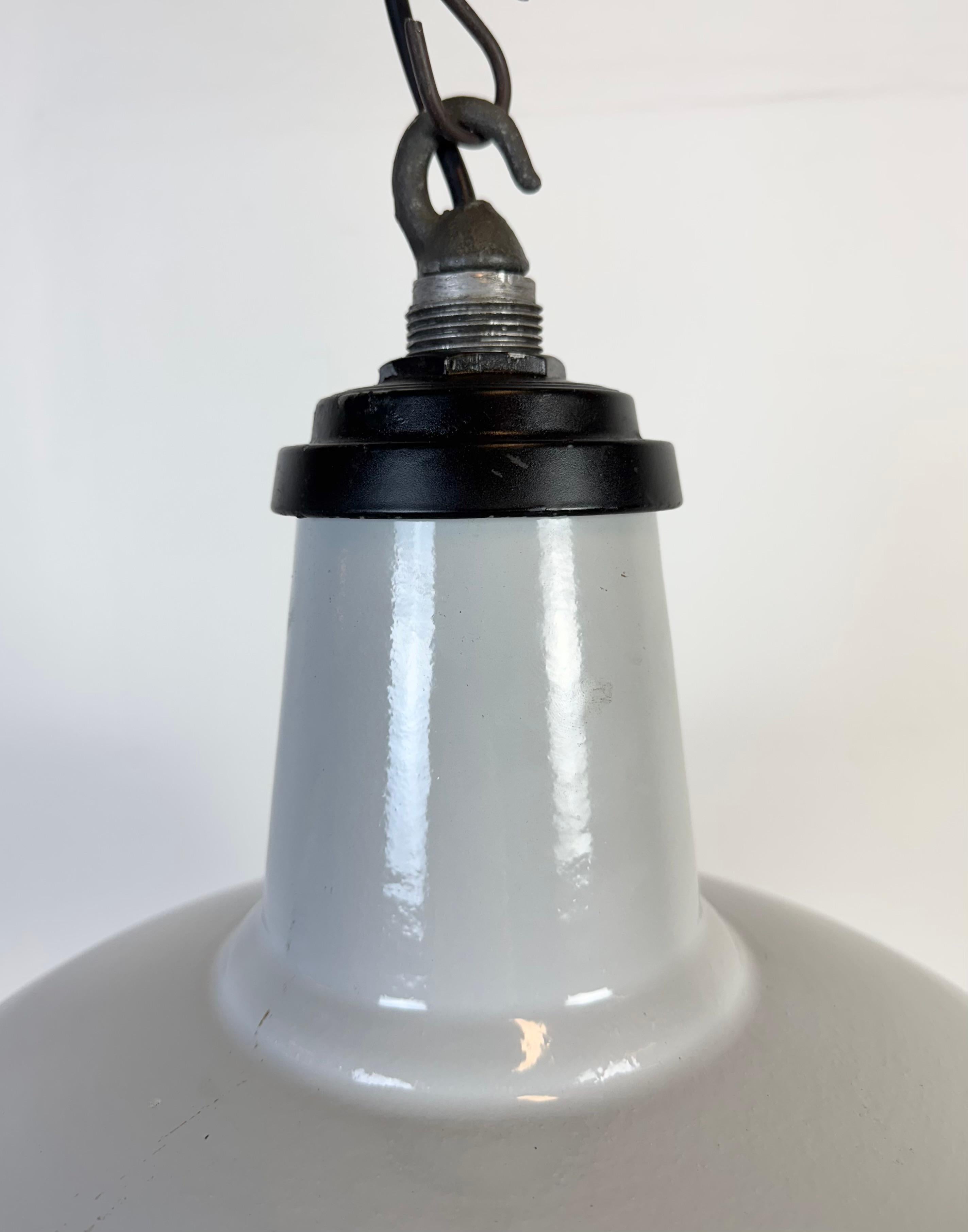 Britannico Lampada a sospensione industriale di fabbrica in smalto grigio, anni '60 in vendita