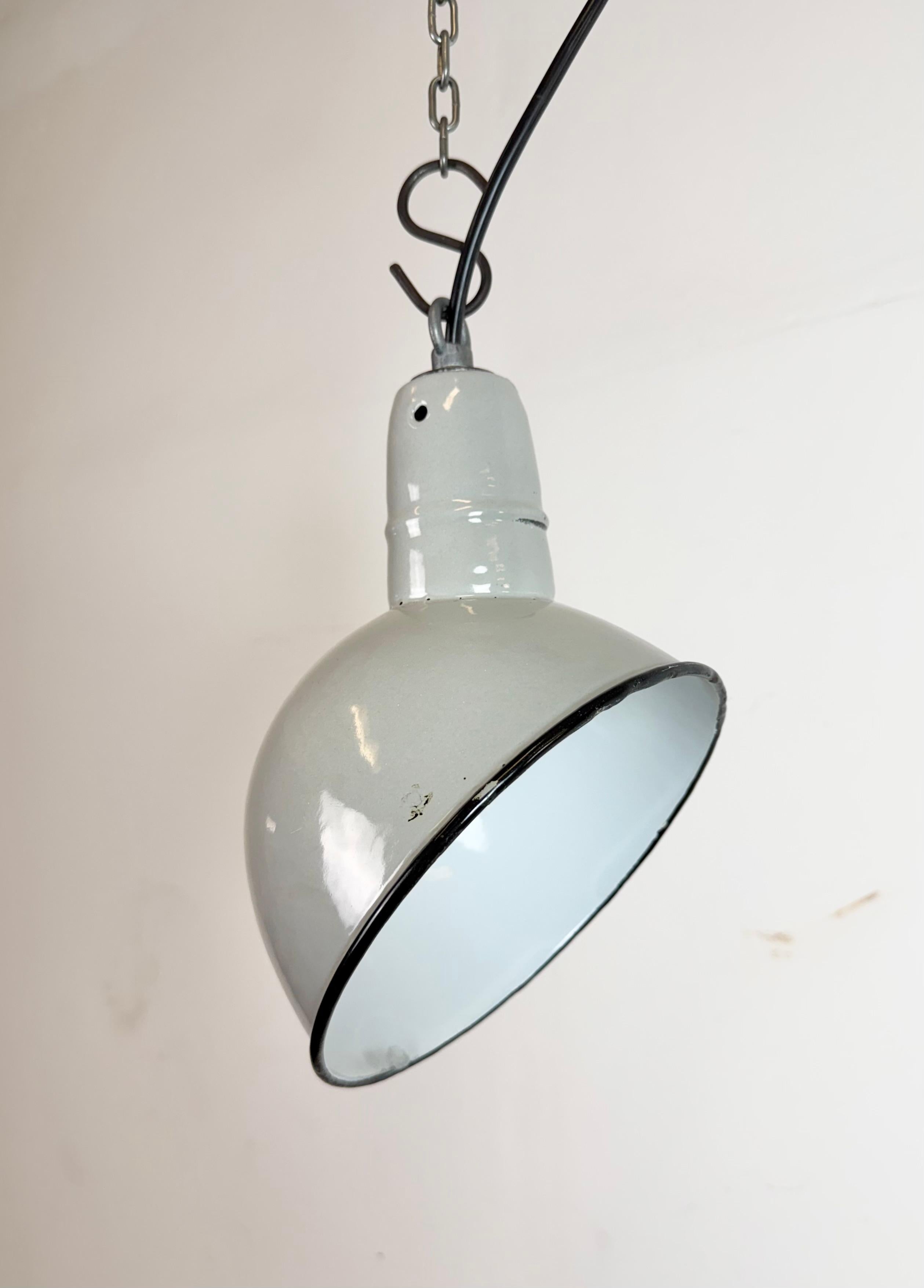Britannico Lampada a sospensione industriale di fabbrica in smalto grigio, anni '60 in vendita