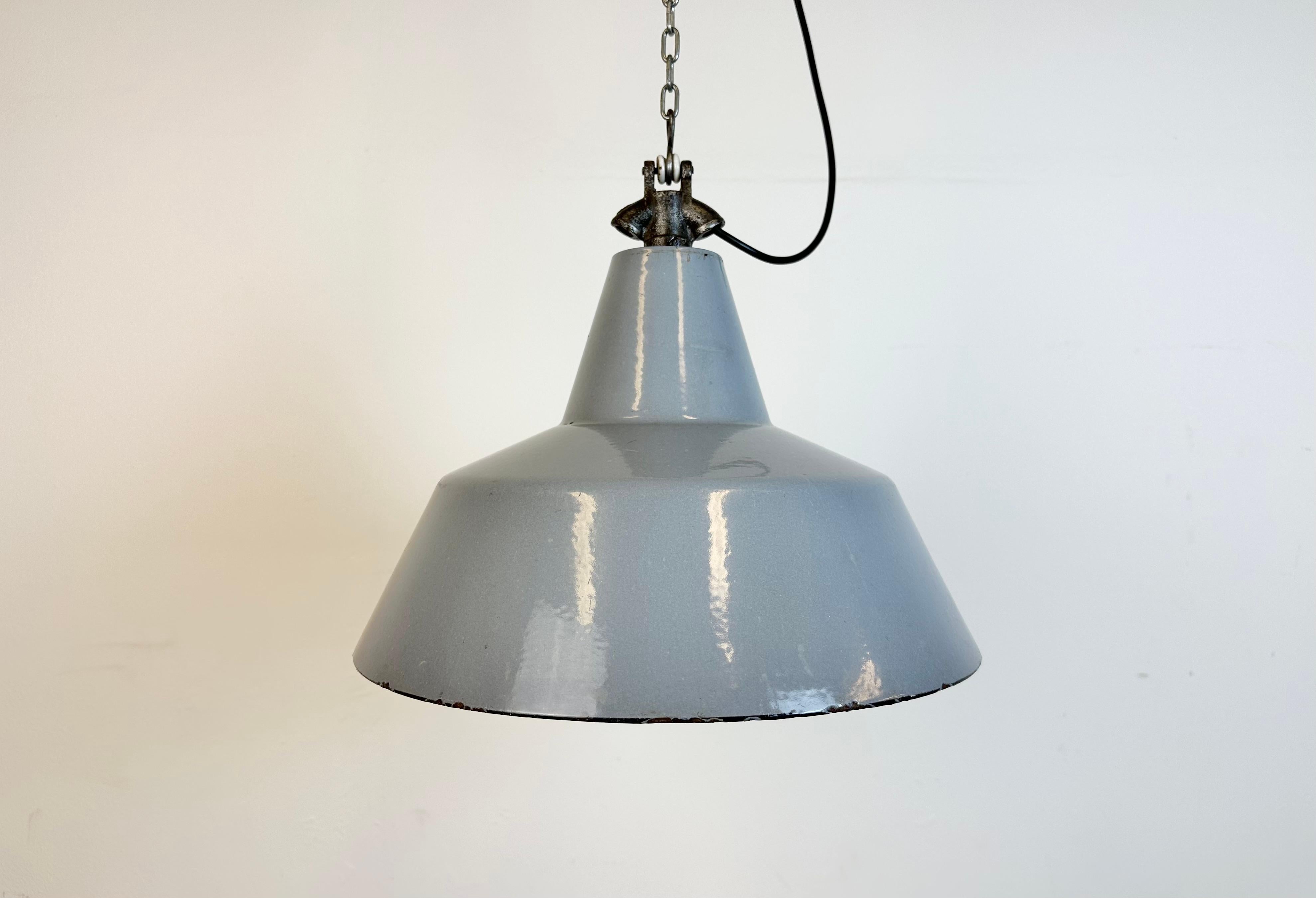 Industrial Grey Enamel Factory Pendant Lamp, 1960s For Sale 1