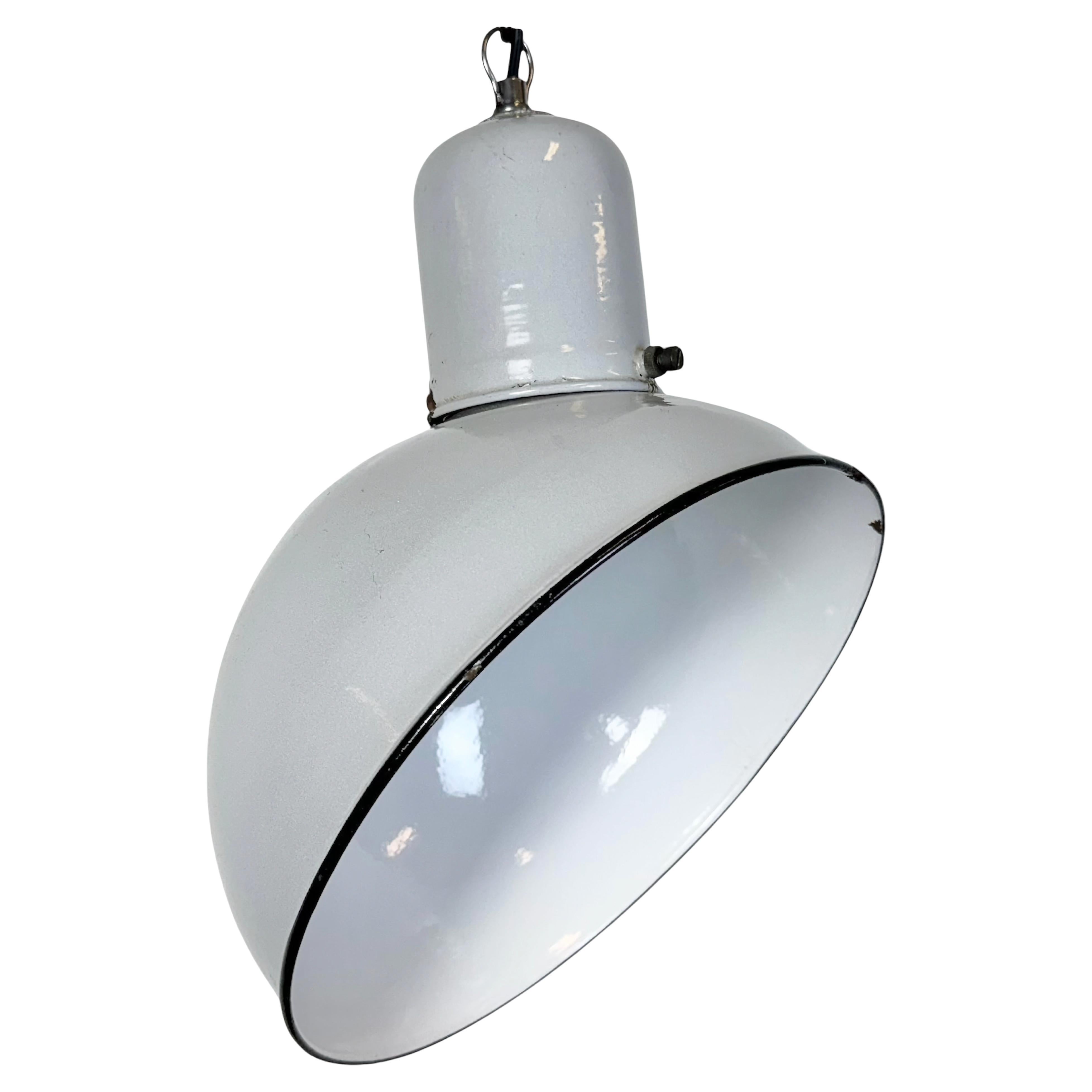 Lampe suspendue industrielle en émail gris, années 1960