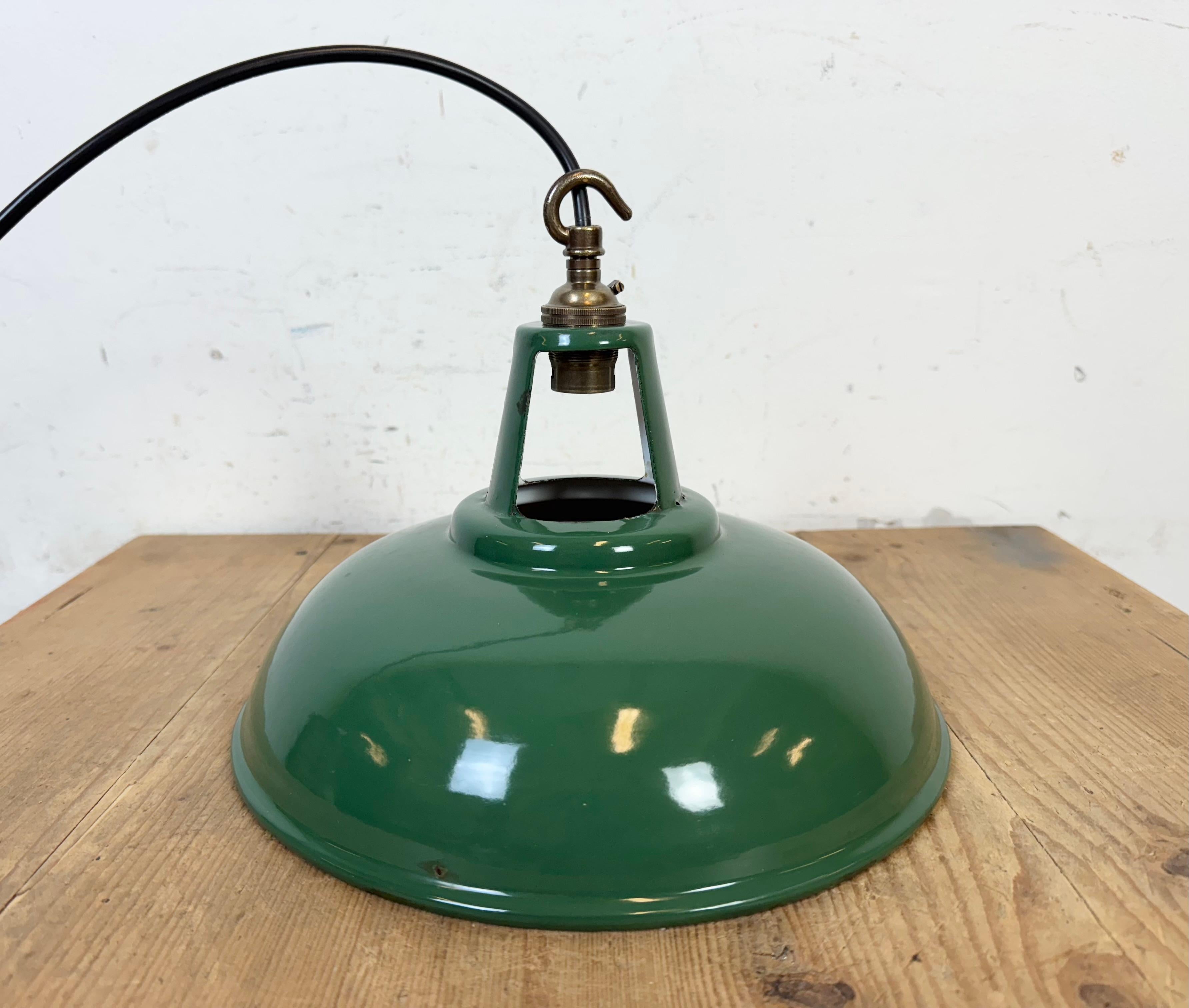 Lampada a sospensione industriale Greene & Greene Factory, anni '60 in vendita 3