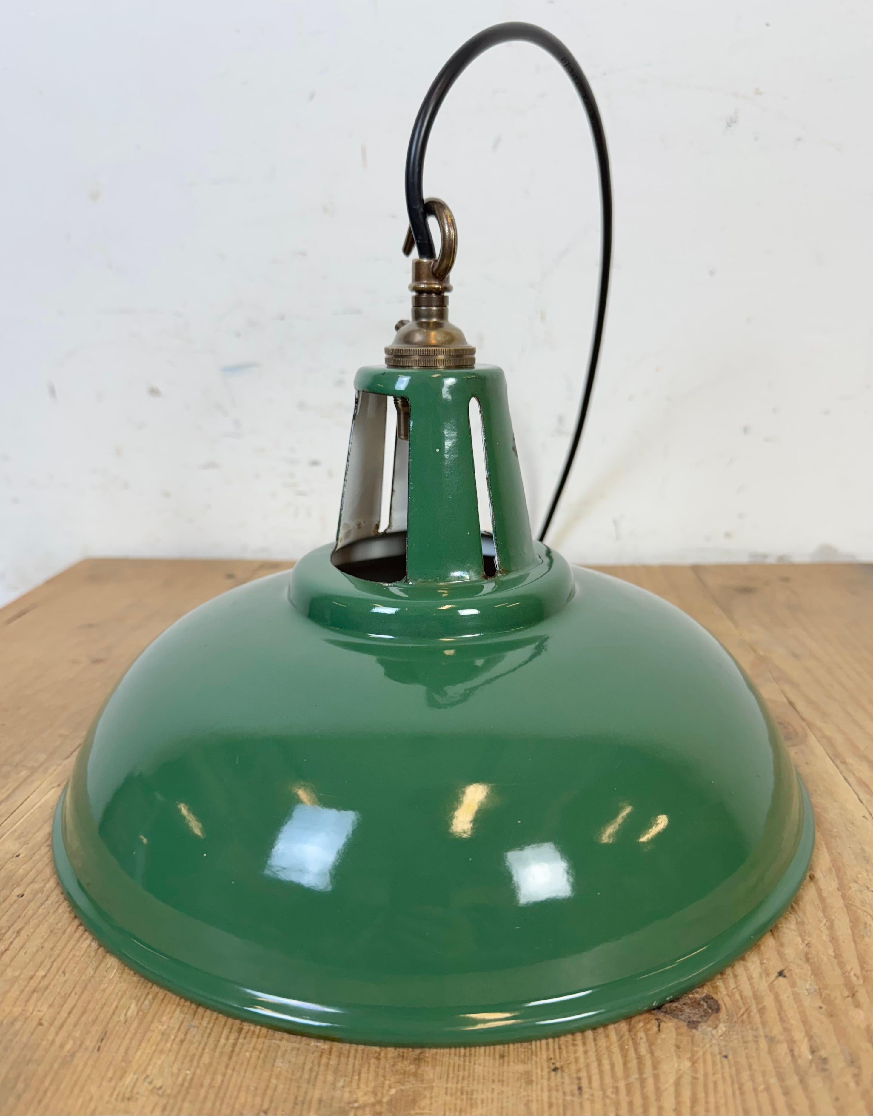 Lampada a sospensione industriale Greene & Greene Factory, anni '60 in vendita 9