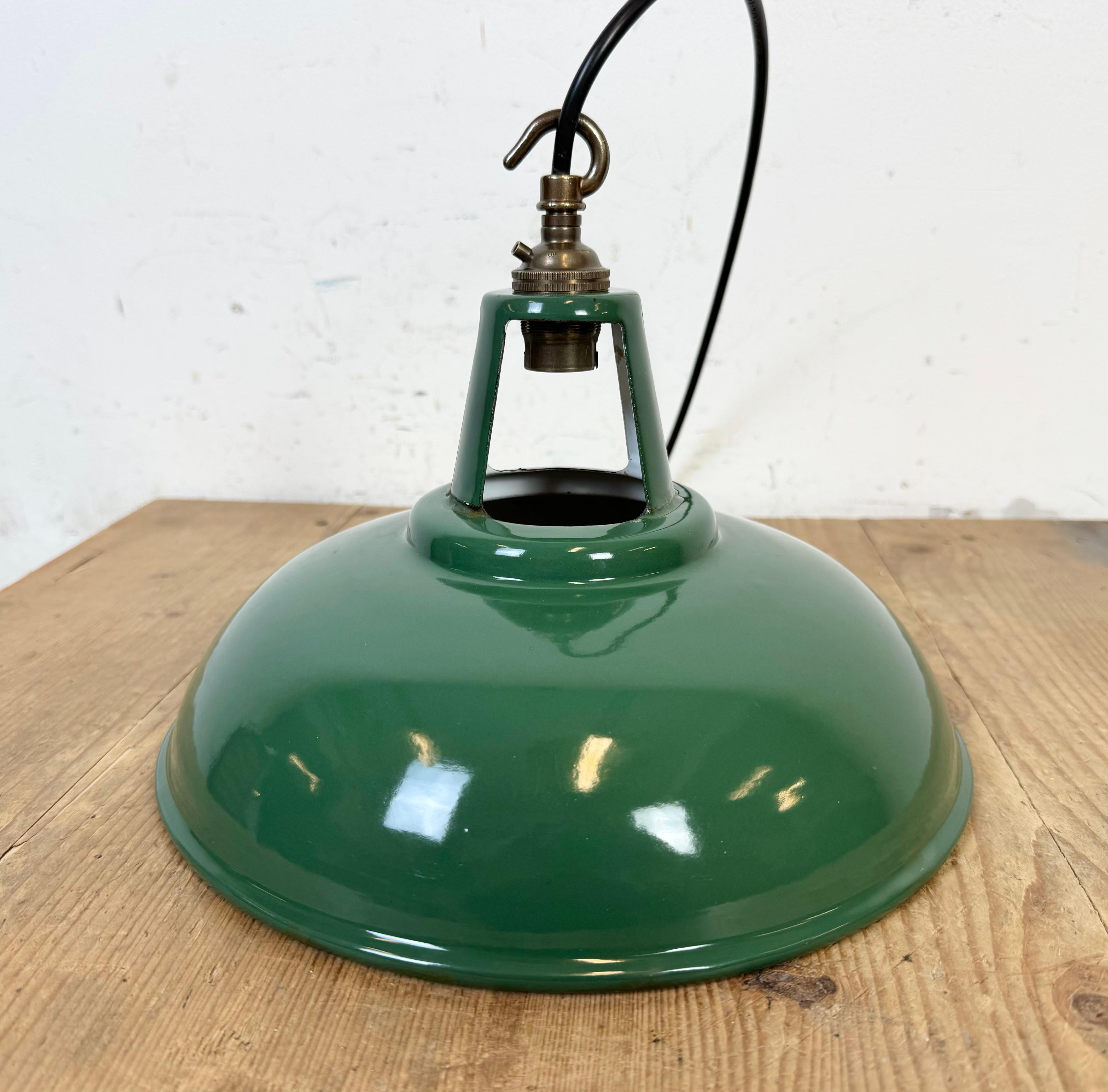 Lampada a sospensione industriale Greene & Greene Factory, anni '60 in vendita 10