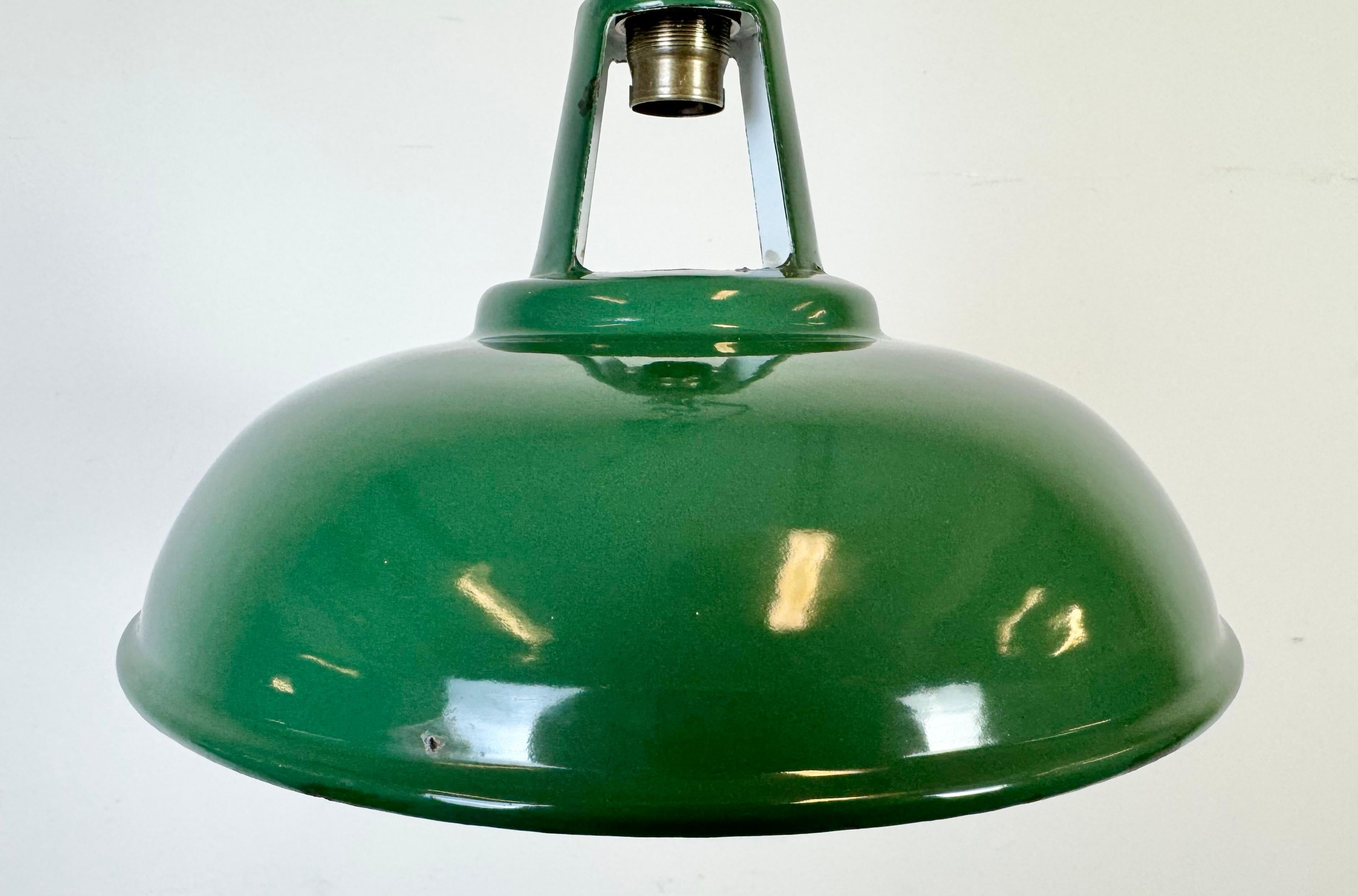 Lampada a sospensione industriale Greene & Greene Factory, anni '60 In condizioni buone in vendita a Kojetice, CZ