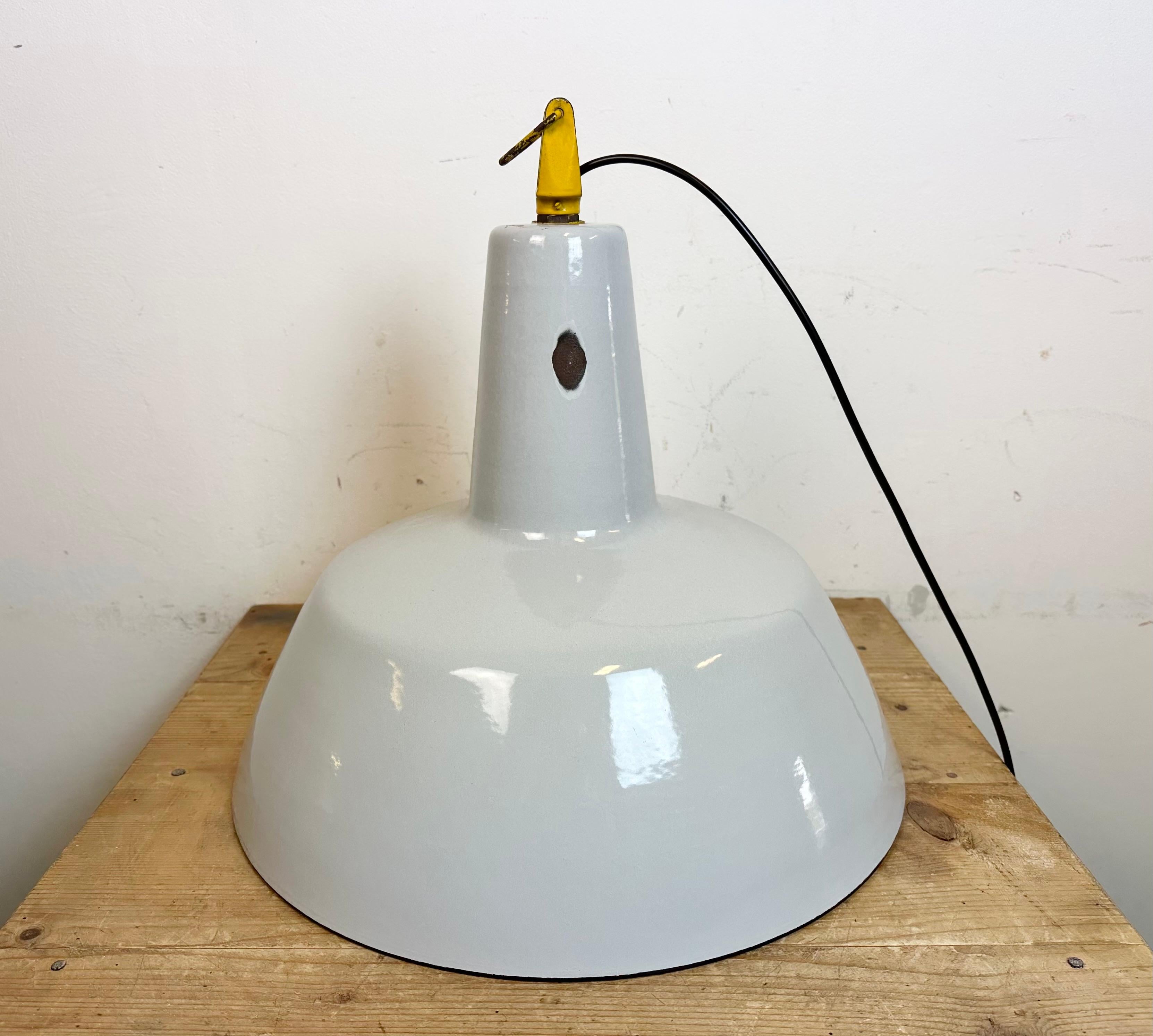 Industrial Grey Enamel Factory Pendant Lamp from Philips, 1960s For Sale 7