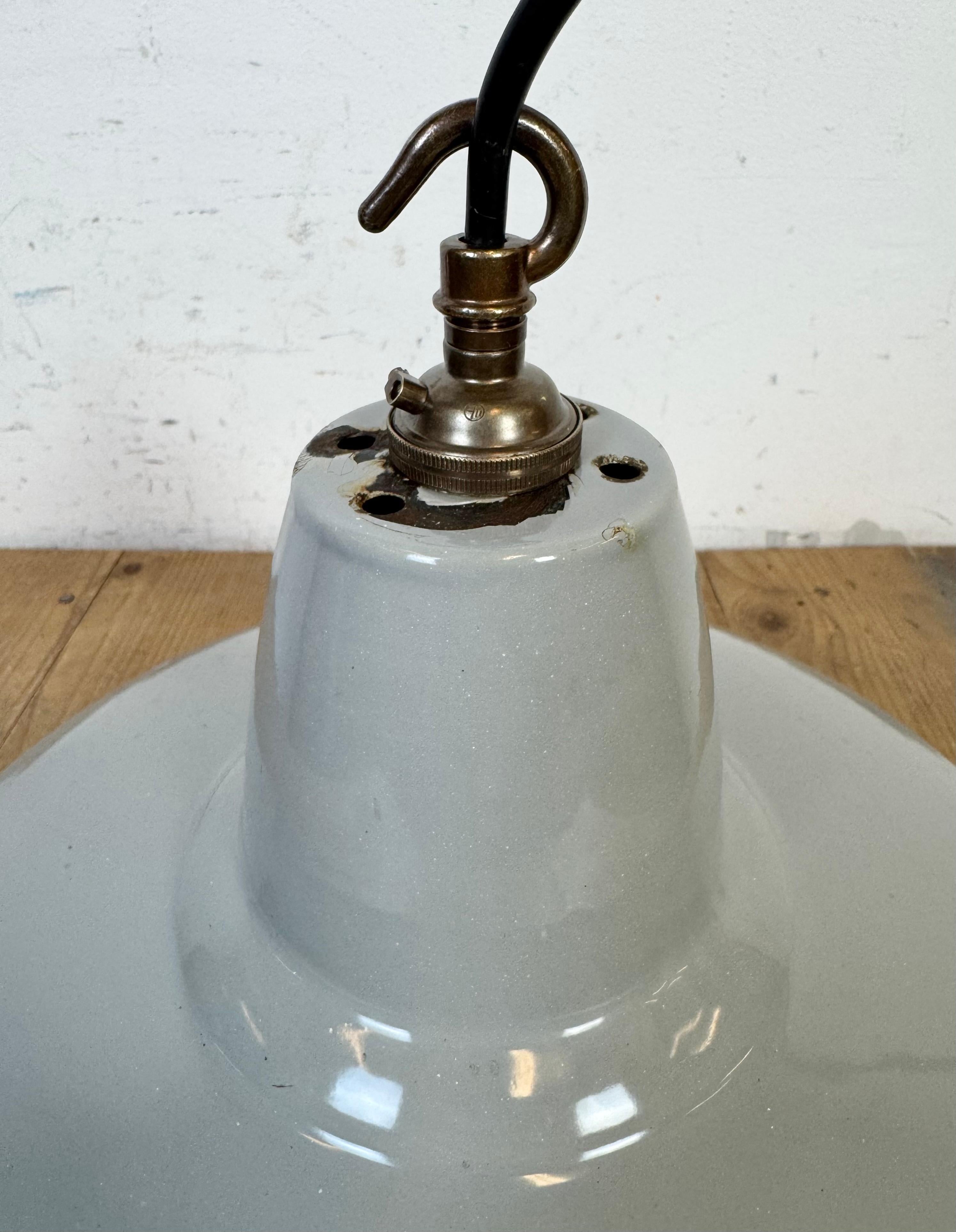 Lampe pendante d'usine industrielle en émail gris de Thorlux, années 1960 en vente 5