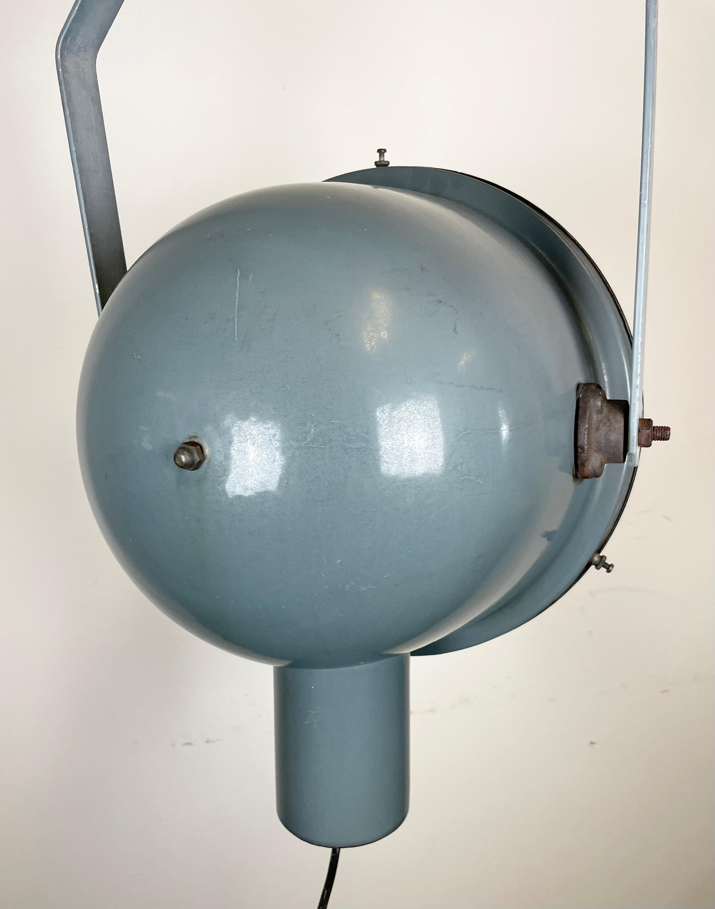 Industrial Grey Enamel Factory Spotlight with Glass Cover, 1950s For Sale 4