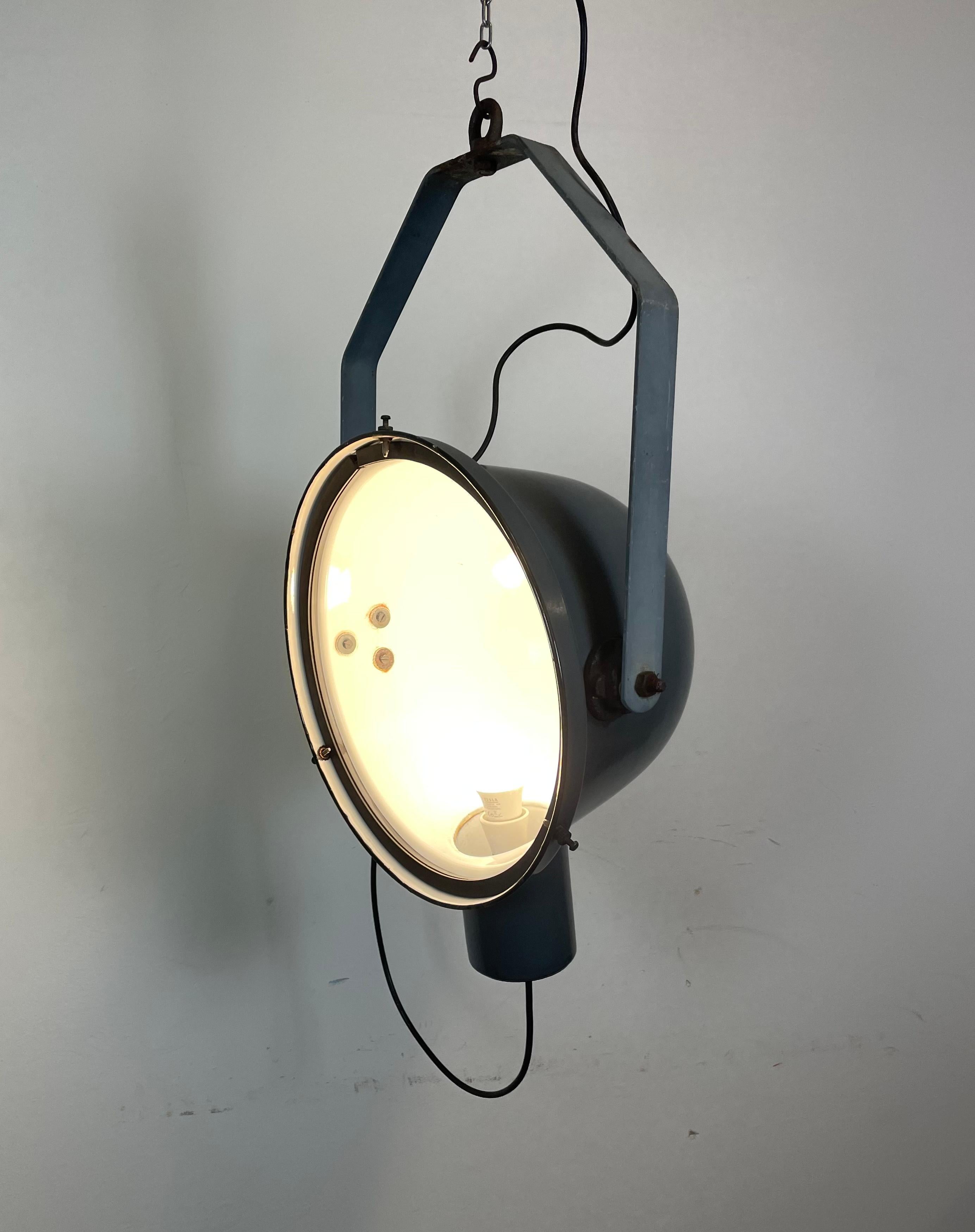 Industrial Grey Enamel Factory Spotlight with Glass Cover, 1950s For Sale 11