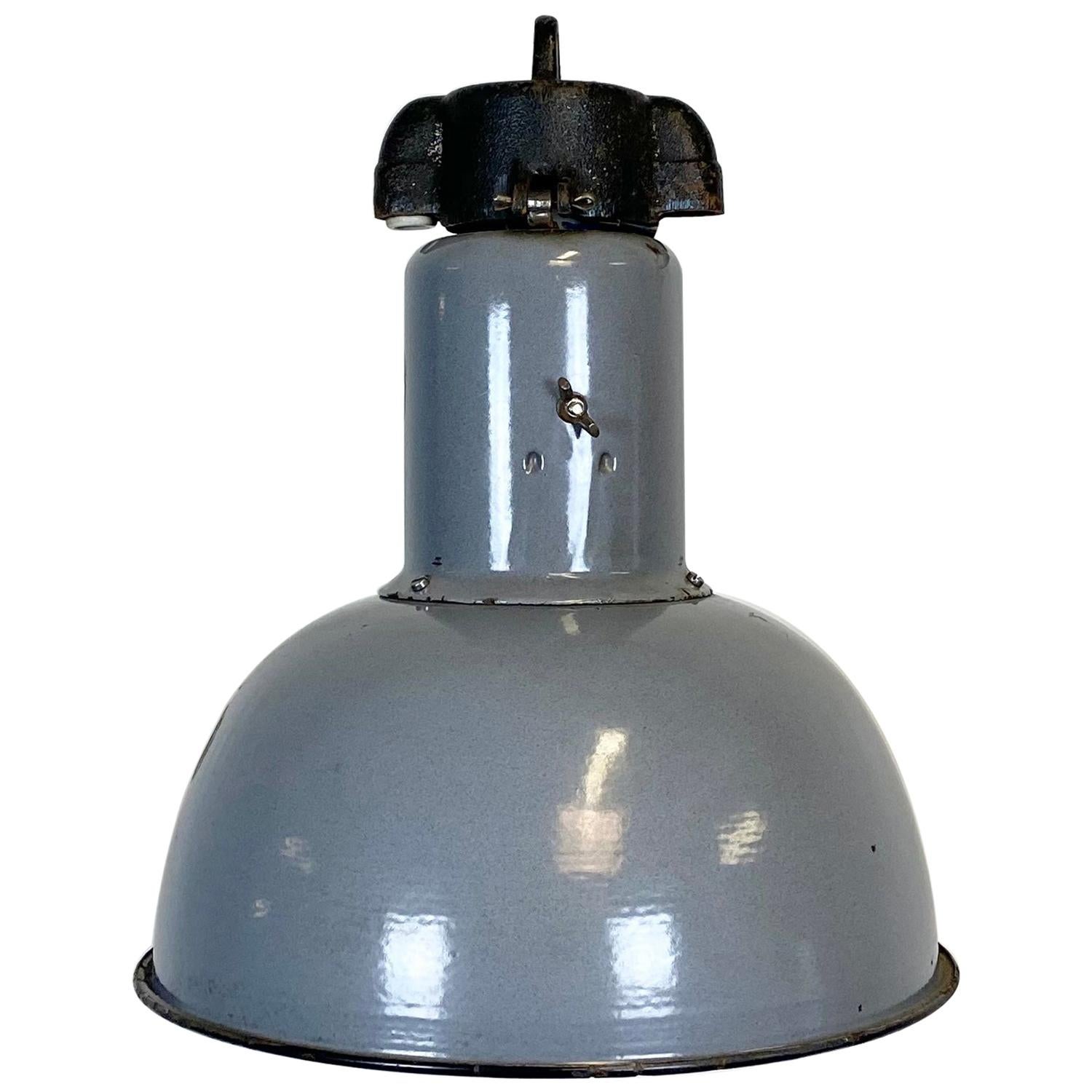 Lampe de style Bauhaus industrielle suspendue en émail gris, années 1930 en vente