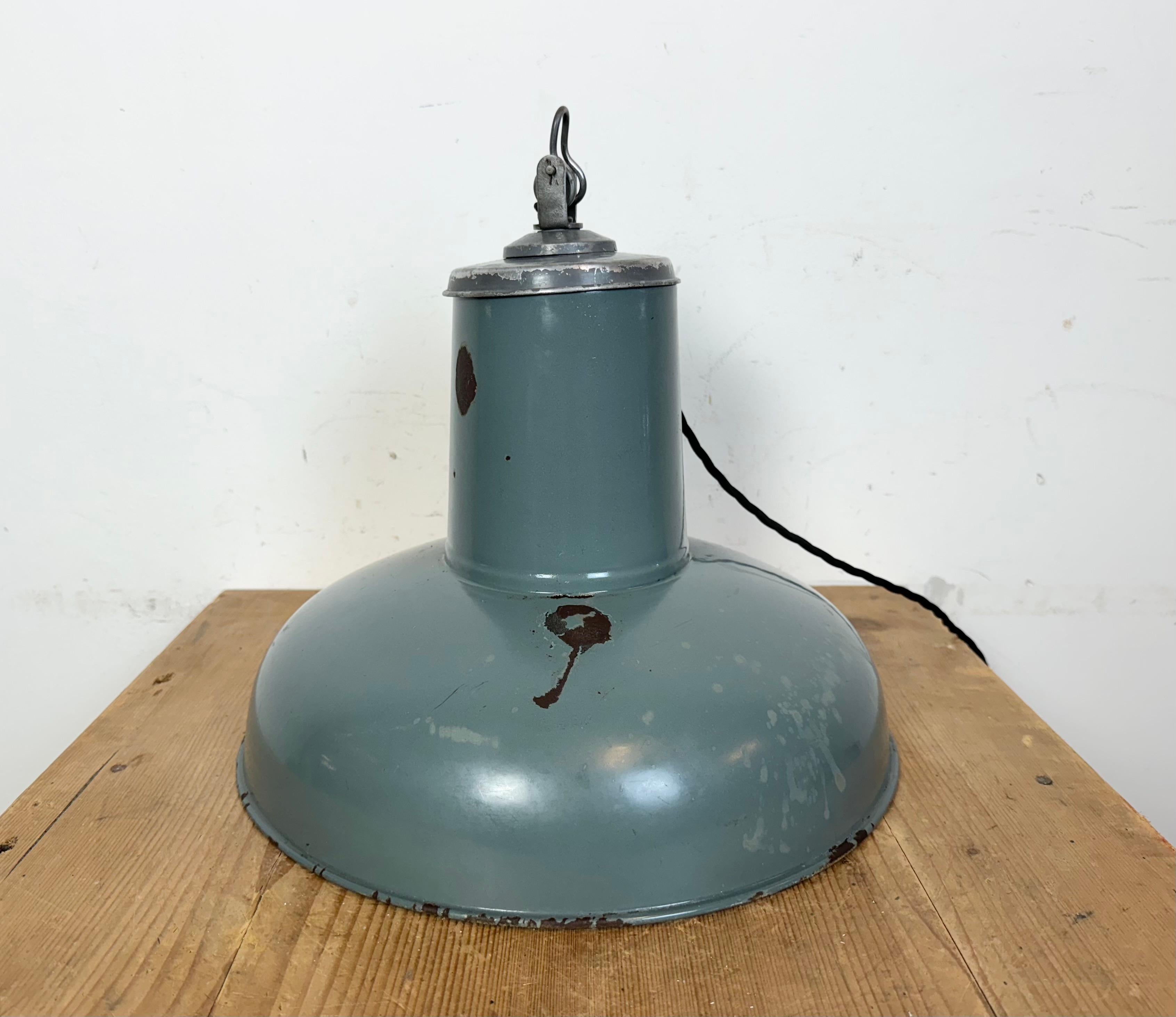 Industrial Grey Enamel Pendant Lamp from Siemens, 1930s For Sale 9