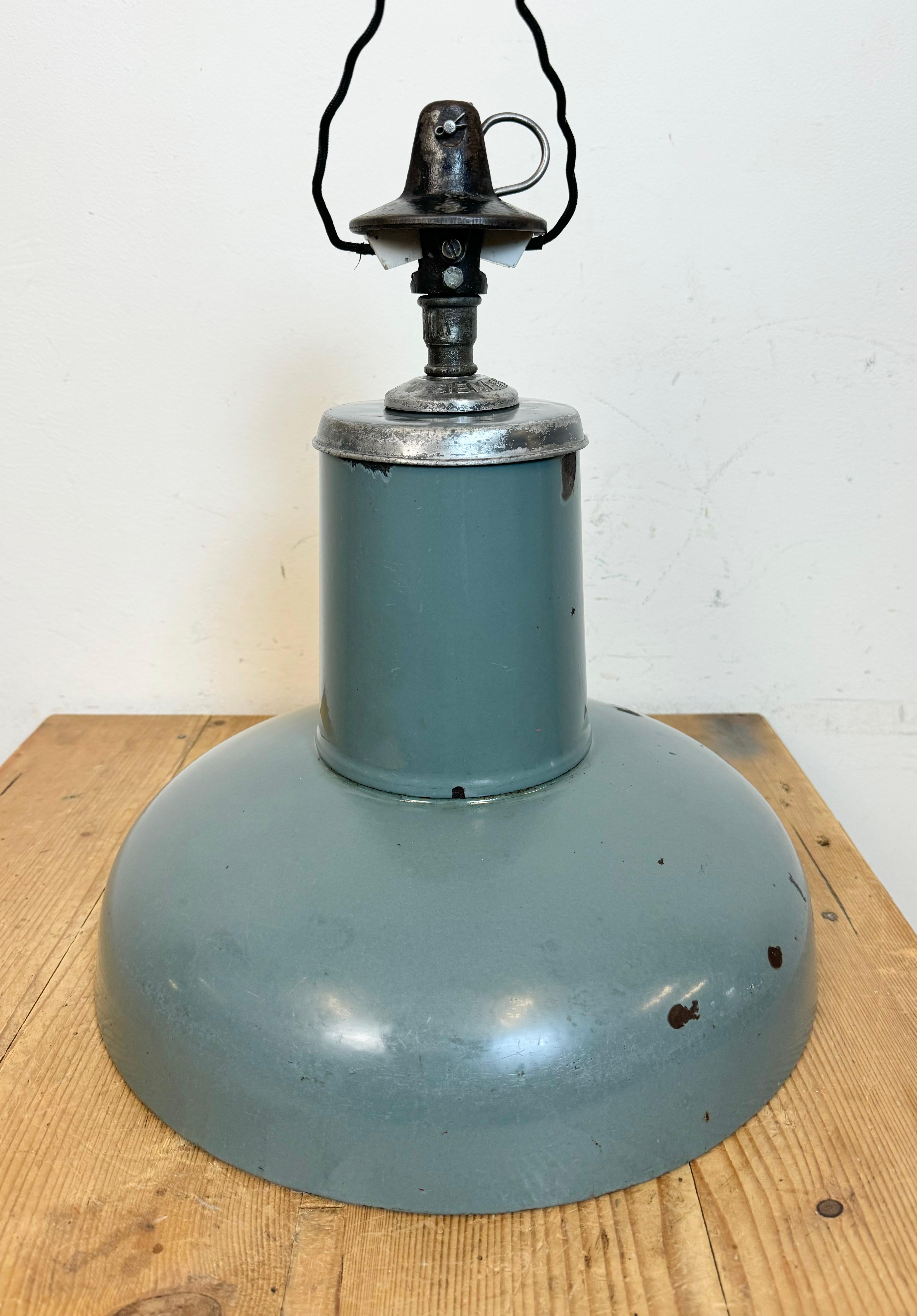 Lampe suspendue industrielle en émail gris de Siemens, années 1930 en vente 6
