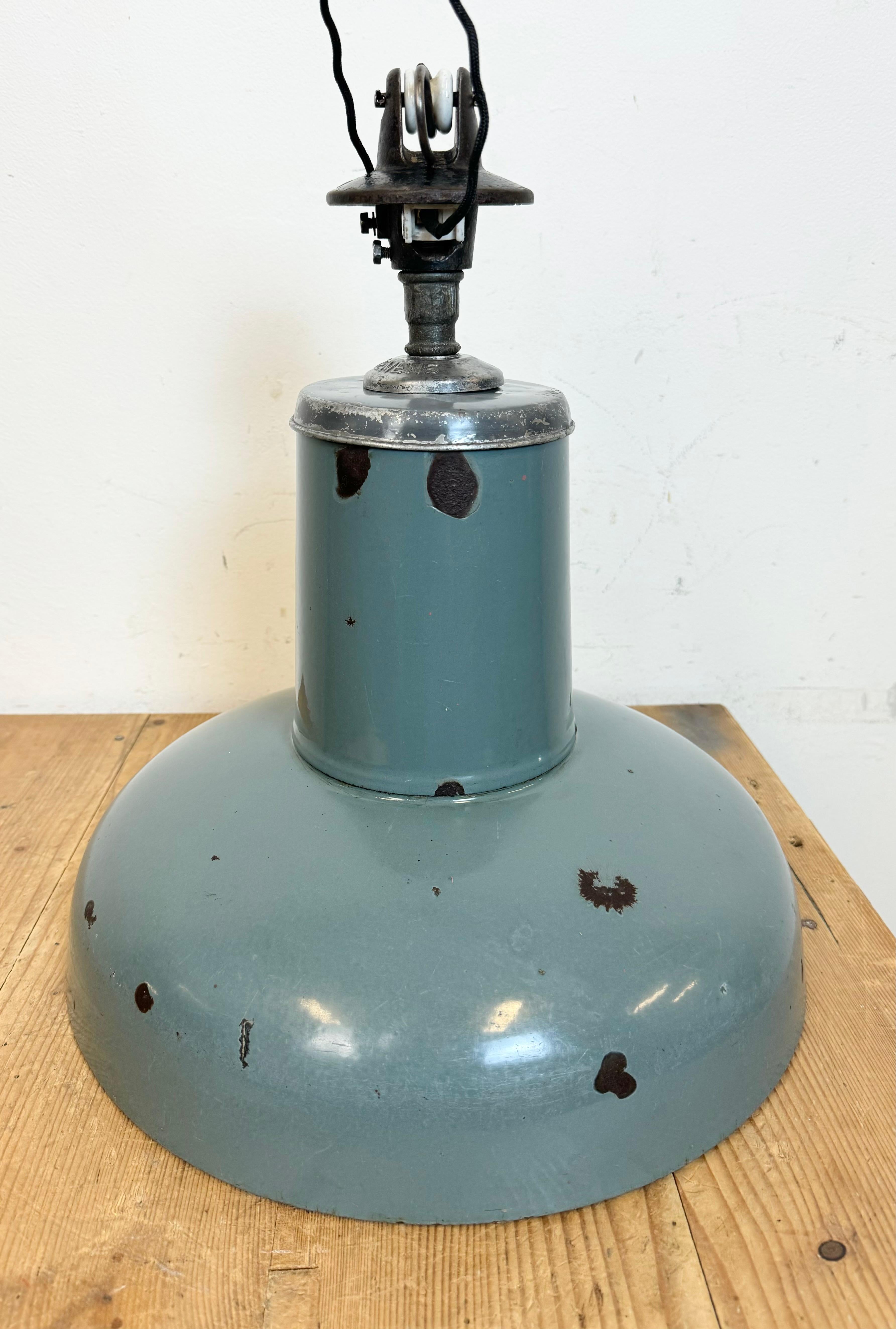 Industrial Grey Enamel Pendant Lamp from Siemens, 1930s For Sale 9