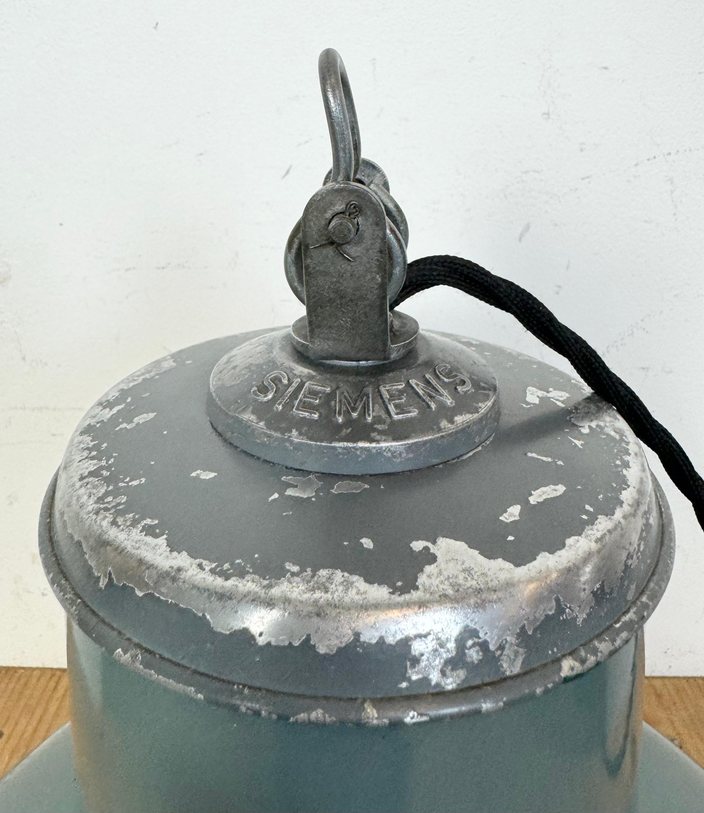 Industrial Grey Enamel Pendant Lamp from Siemens, 1930s For Sale 15