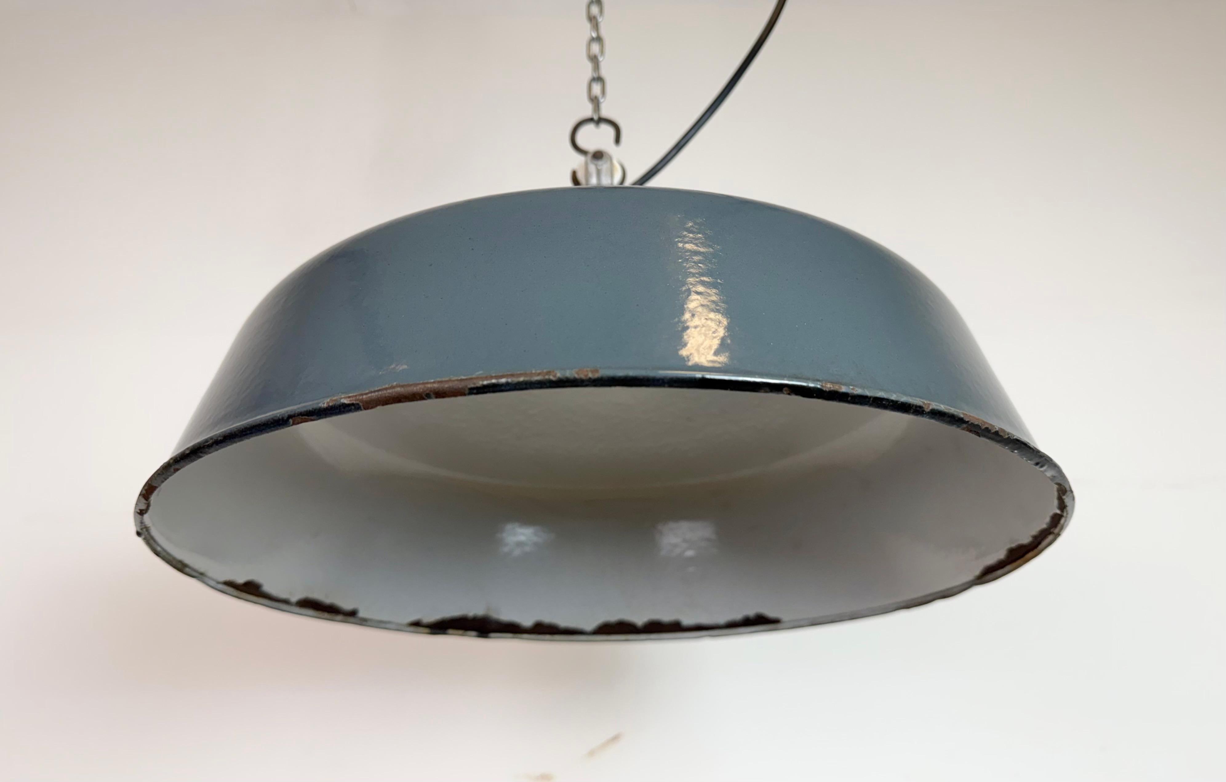 Metà XX secolo Lampada a sospensione industriale in smalto grigio di Siemens, anni '1930 in vendita