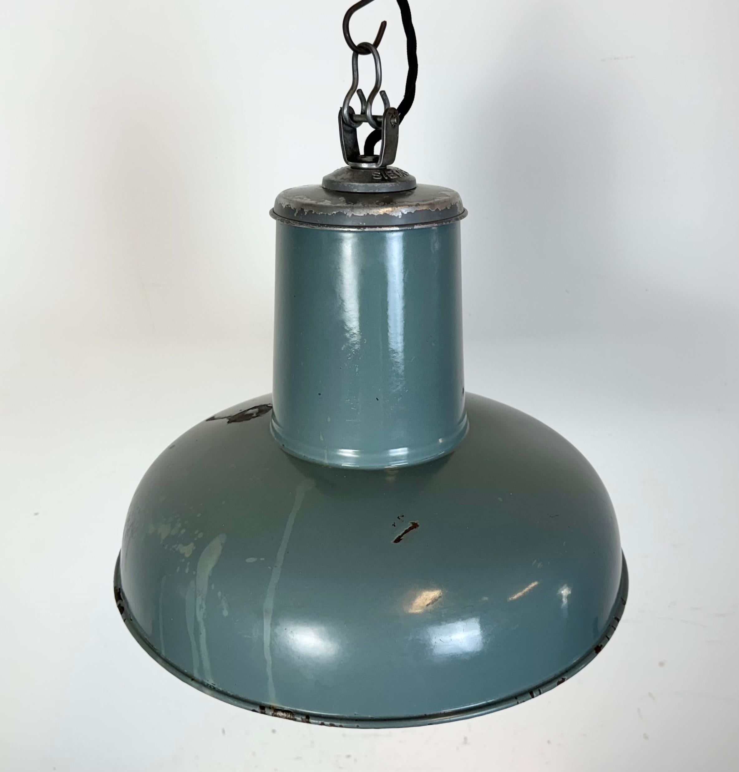 Industrial Grey Enamel Pendant Lamp from Siemens, 1930s For Sale 3