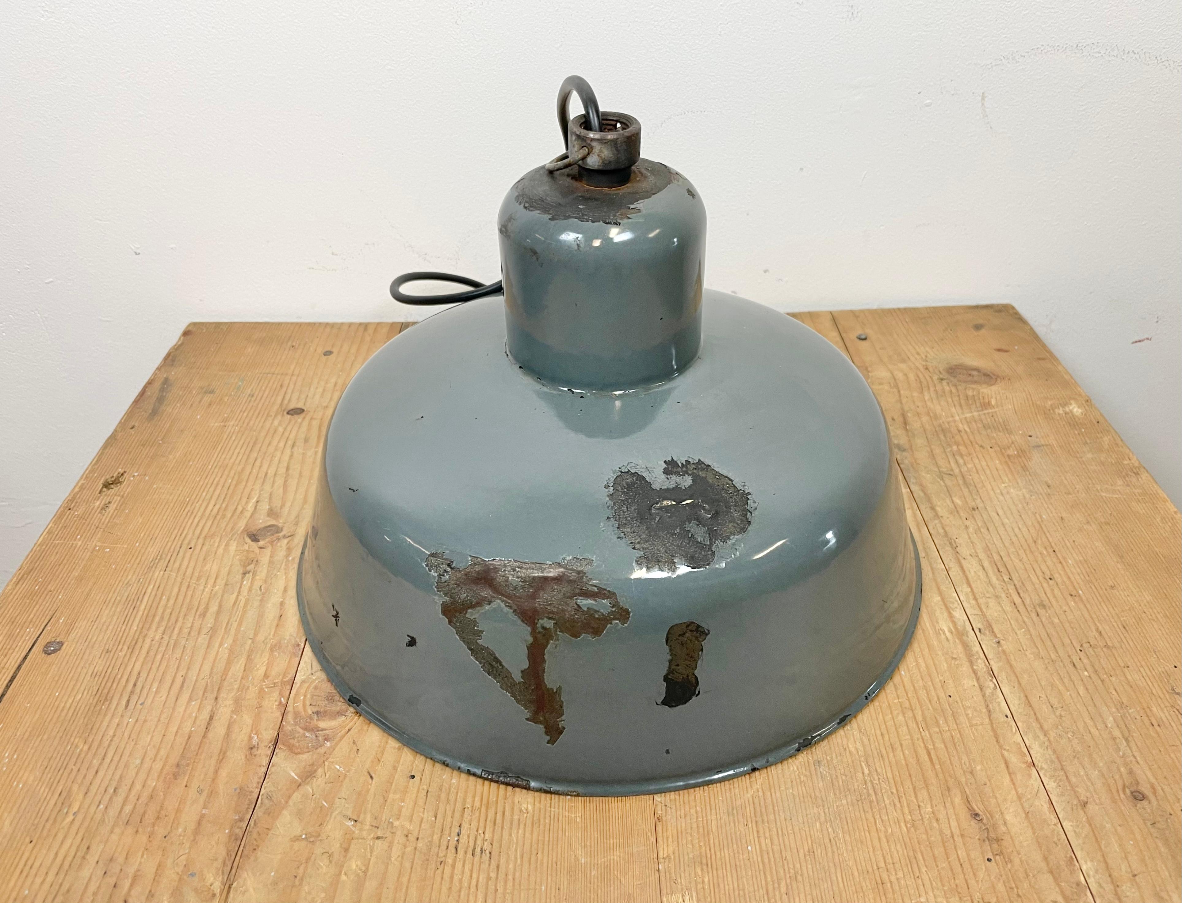 Industrial Grey Enamel Pendant Lamp from Siemens, 1950s For Sale 6