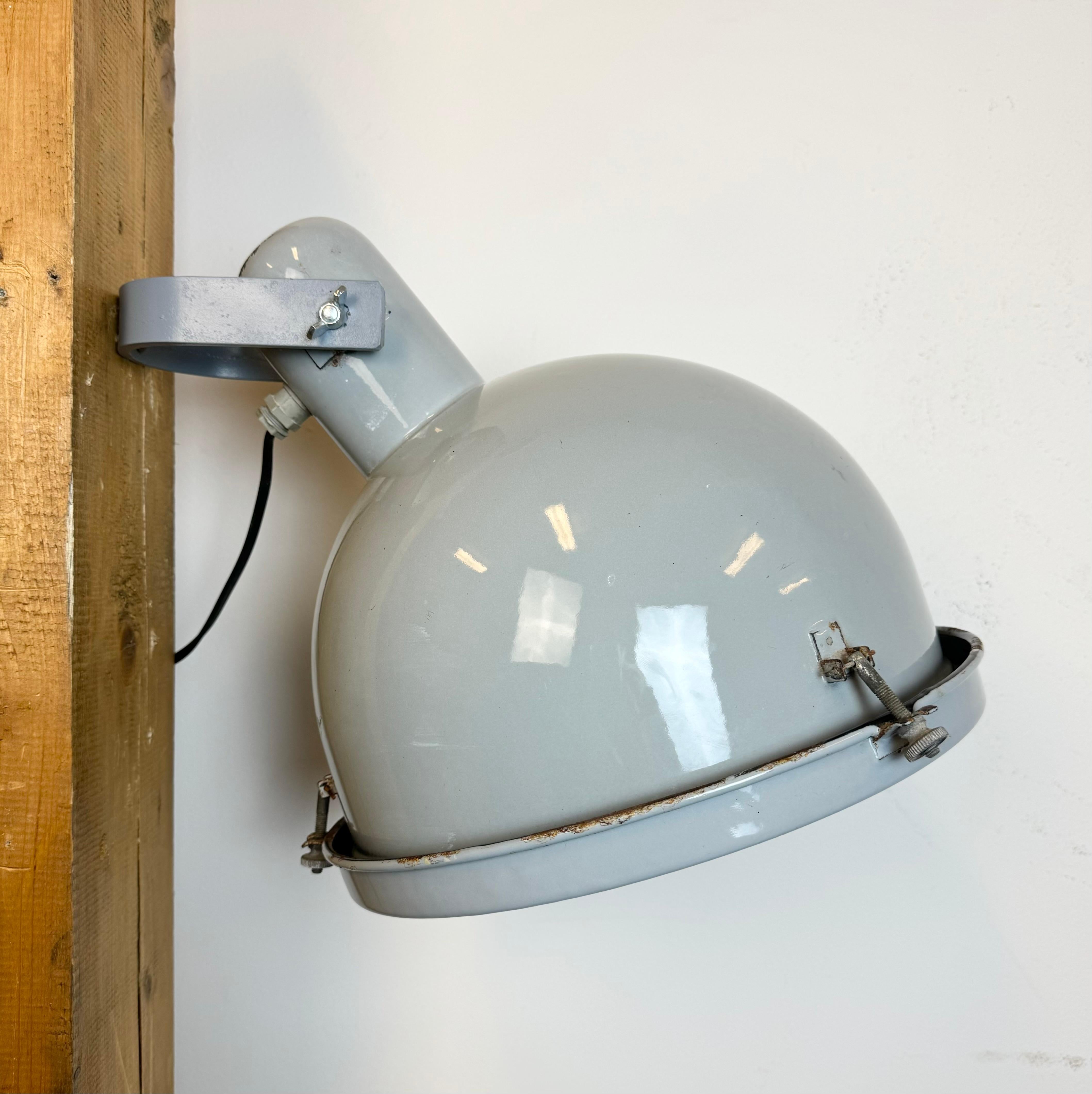 Industrial Grey Enamel Wall Lamp with Glass Cover, 1960s For Sale 7