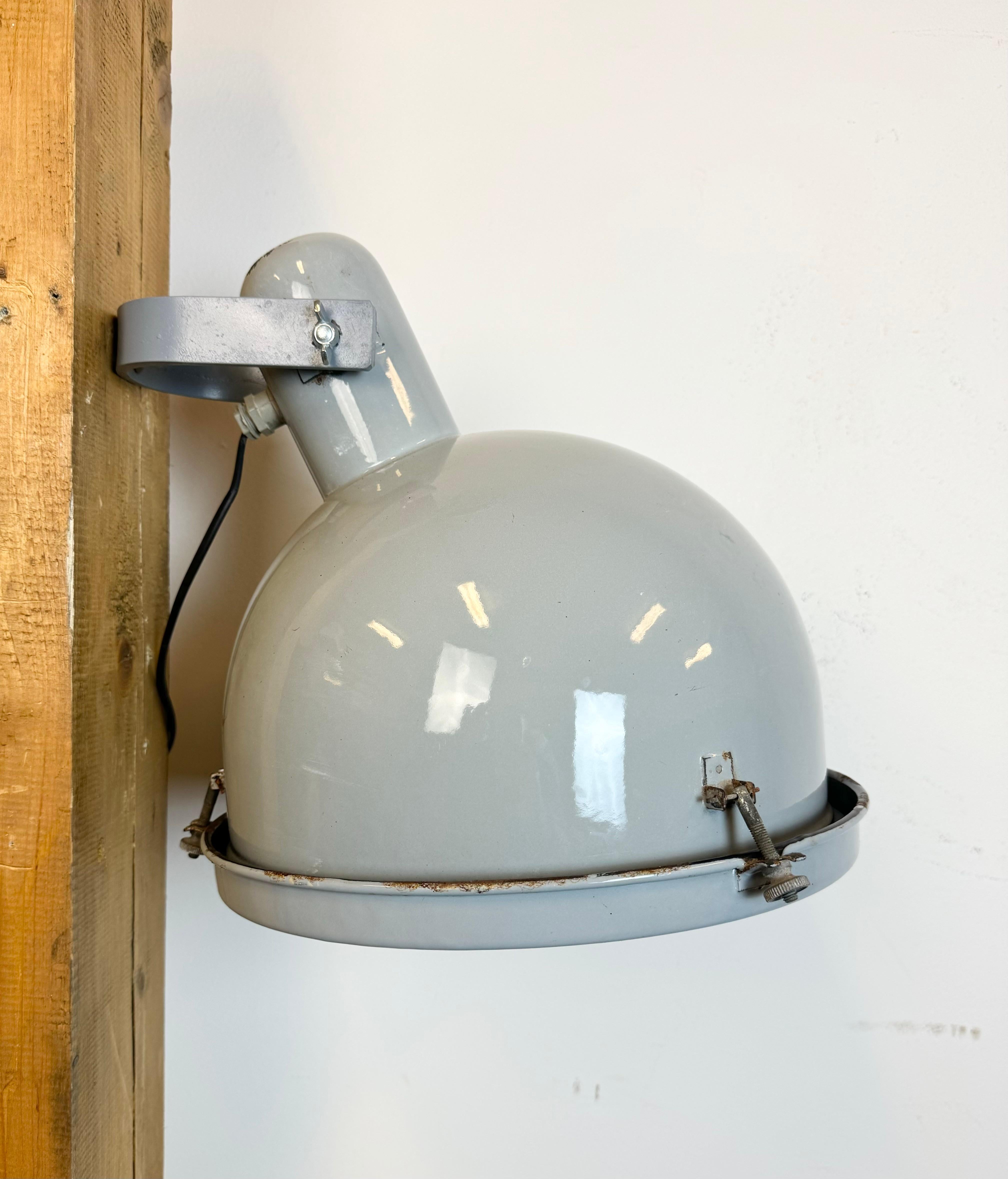 Industrial Grey Enamel Wall Lamp with Glass Cover, 1960s For Sale 12