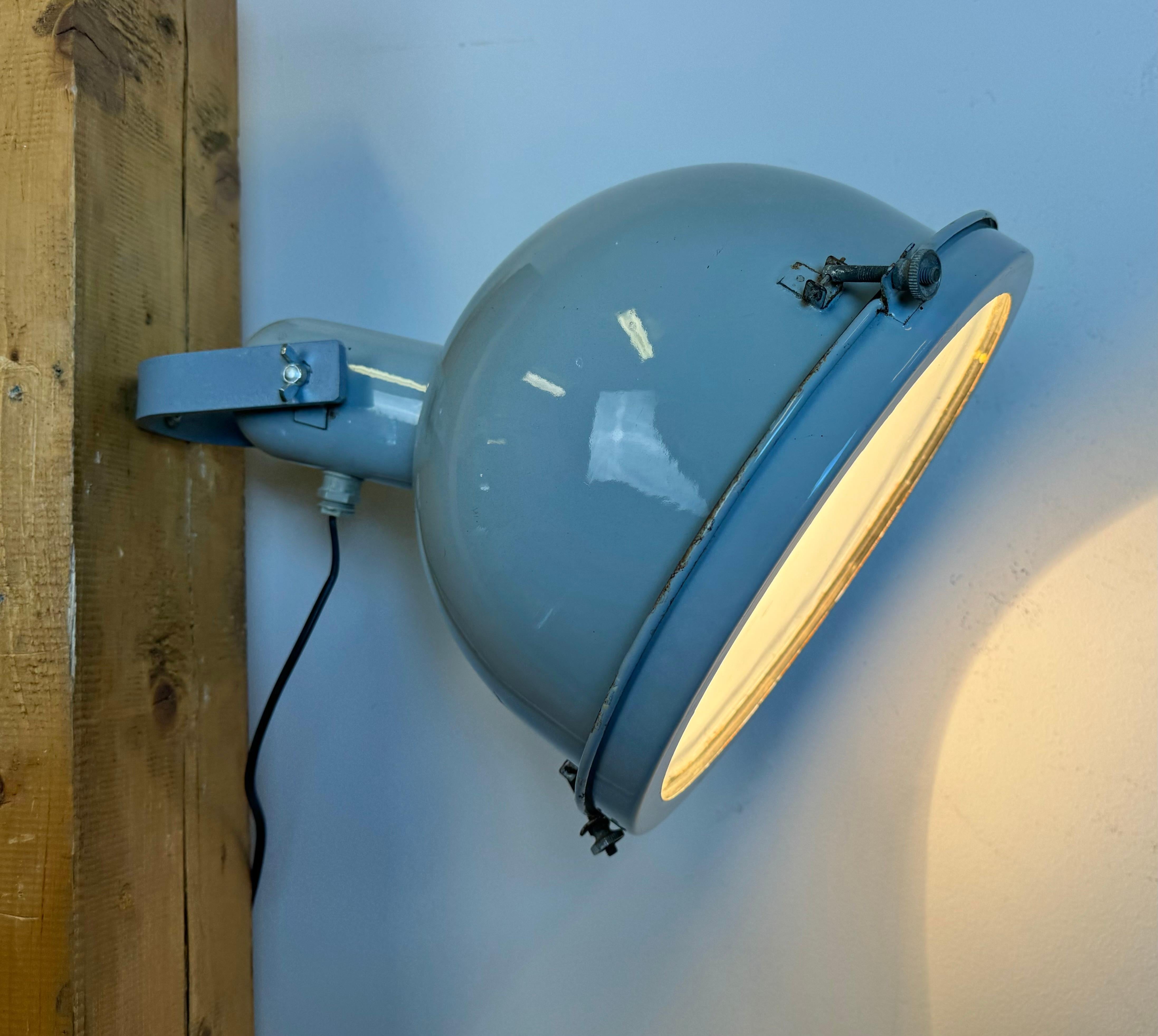 Industrial Grey Enamel Wall Lamp with Glass Cover, 1960s For Sale 14