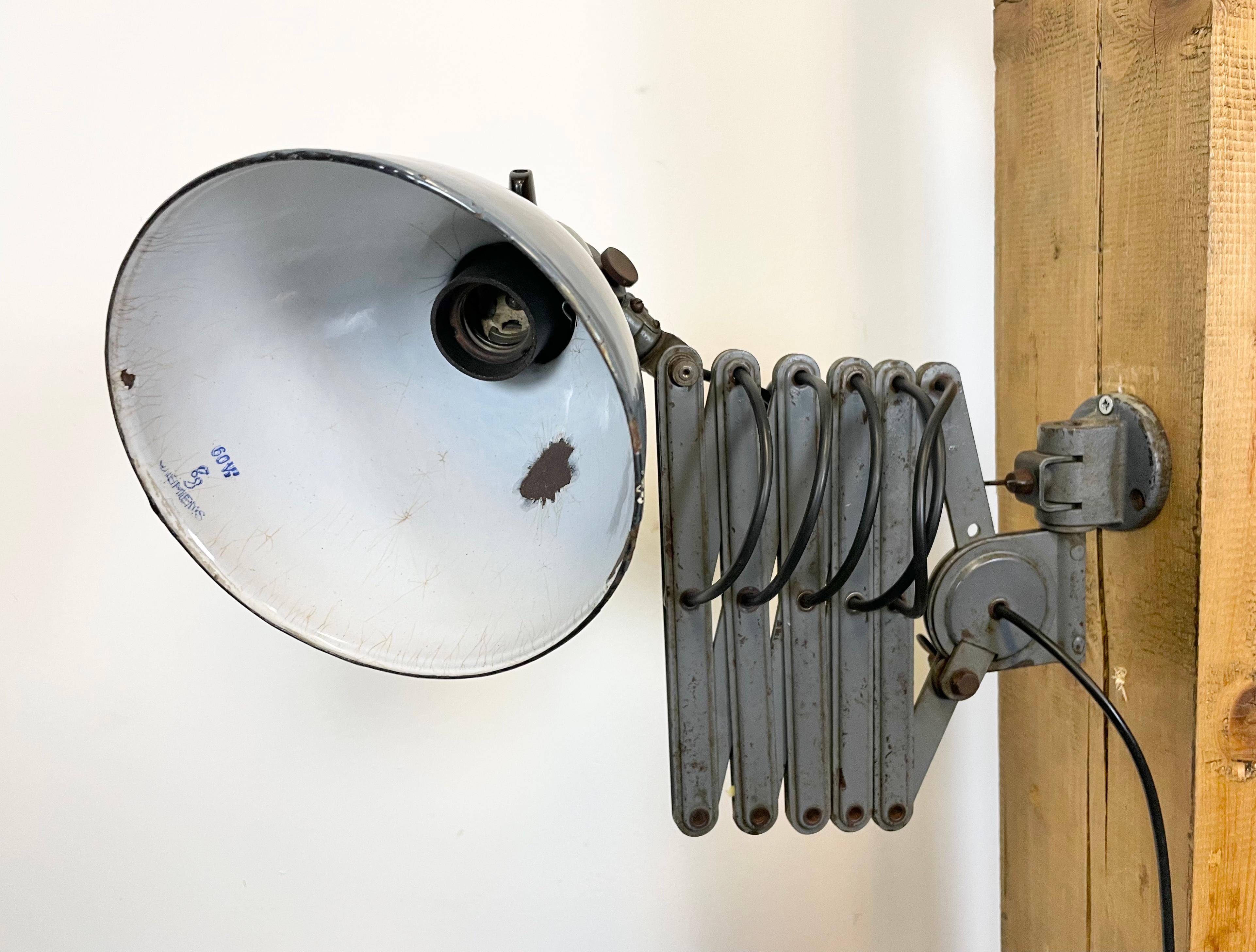 Industrial Grey Enamel Wall Scissor Lamp from Siemens, 1930s 3