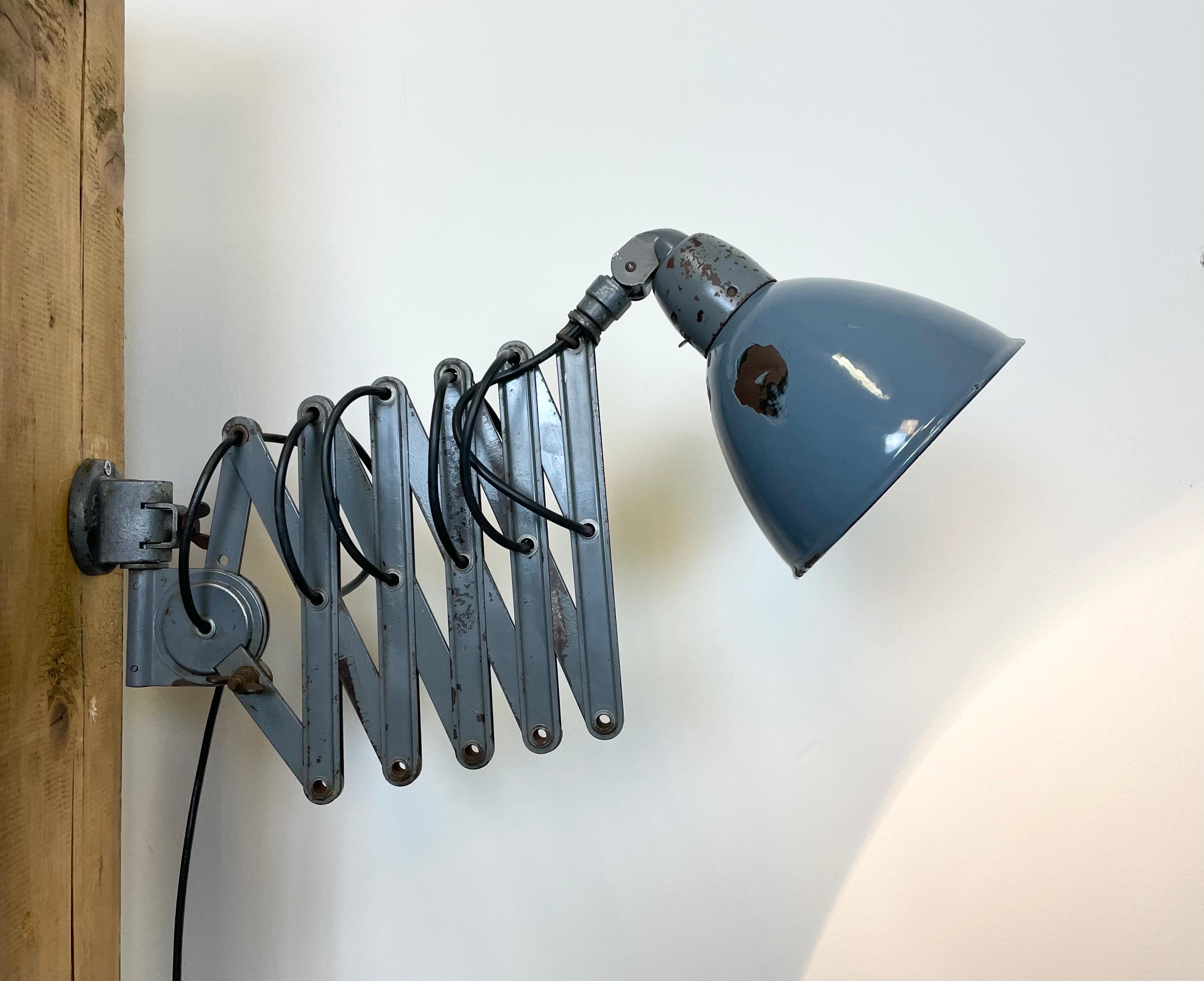 Industrial Grey Enamel Wall Scissor Lamp from Siemens, 1930s 9