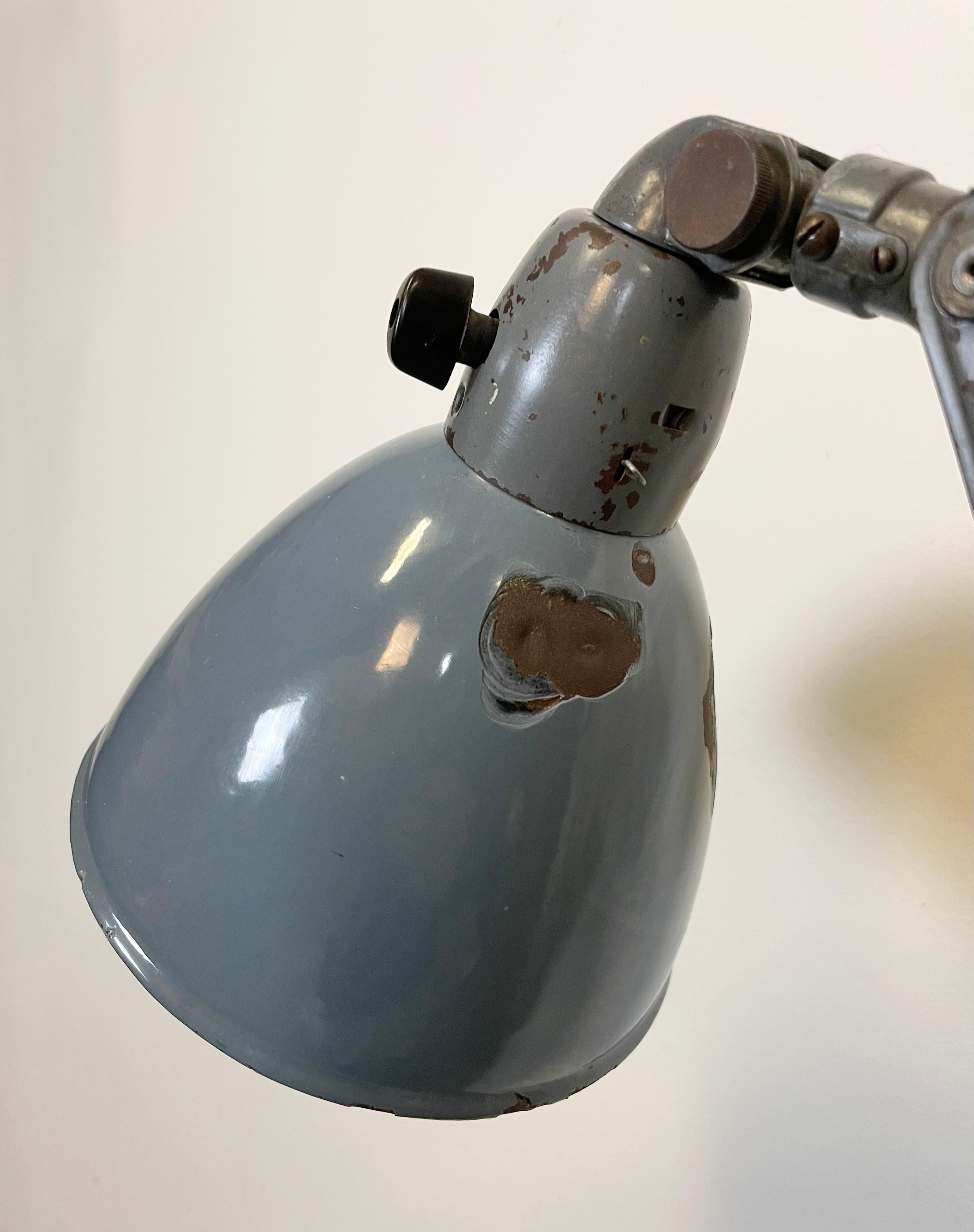 Industrial Grey Enamel Wall Scissor Lamp from Siemens, 1930s In Good Condition In Kojetice, CZ
