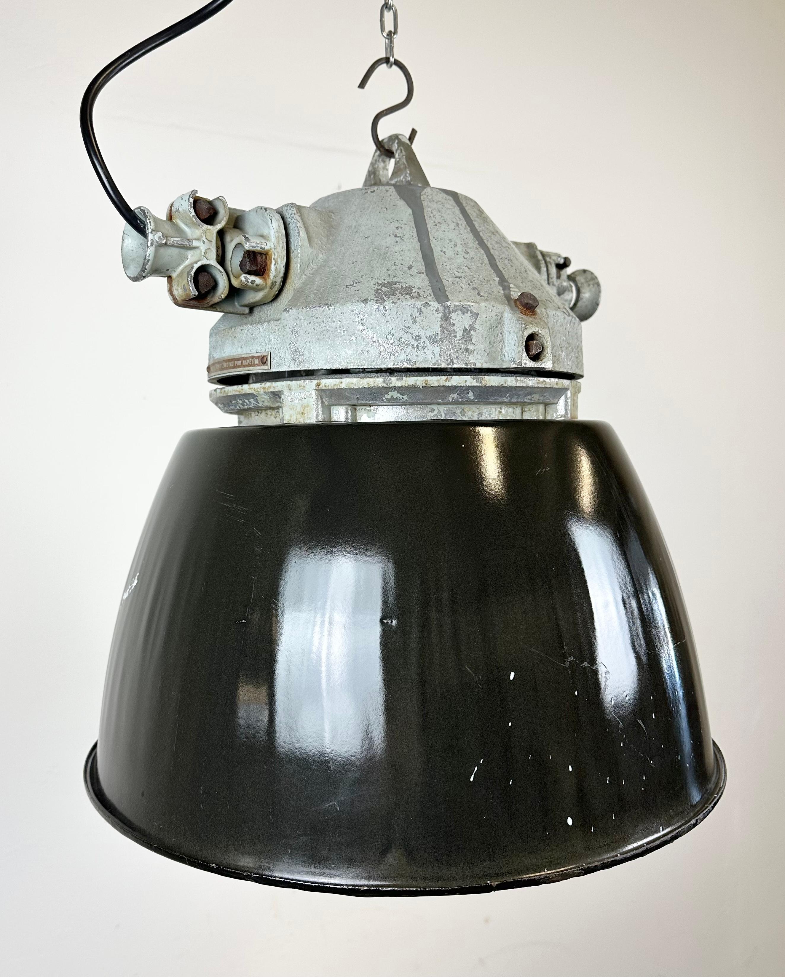 Aluminum Industrial Grey Explosion Proof Lamp with Black Enameled Shade, 1970s For Sale