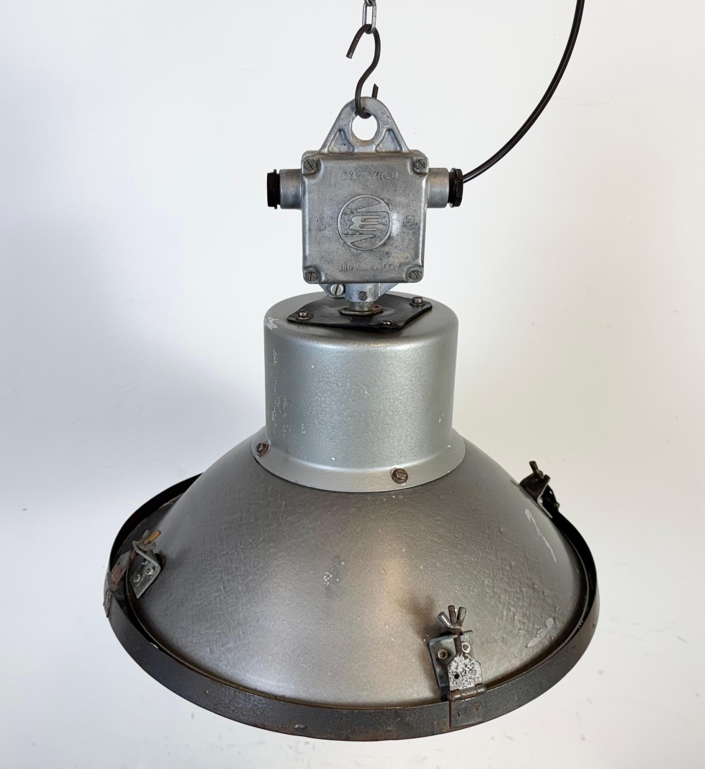 Industrial Grey Hammer Paint Pendant Lamp from Elektrosvit, 1960s For Sale 4