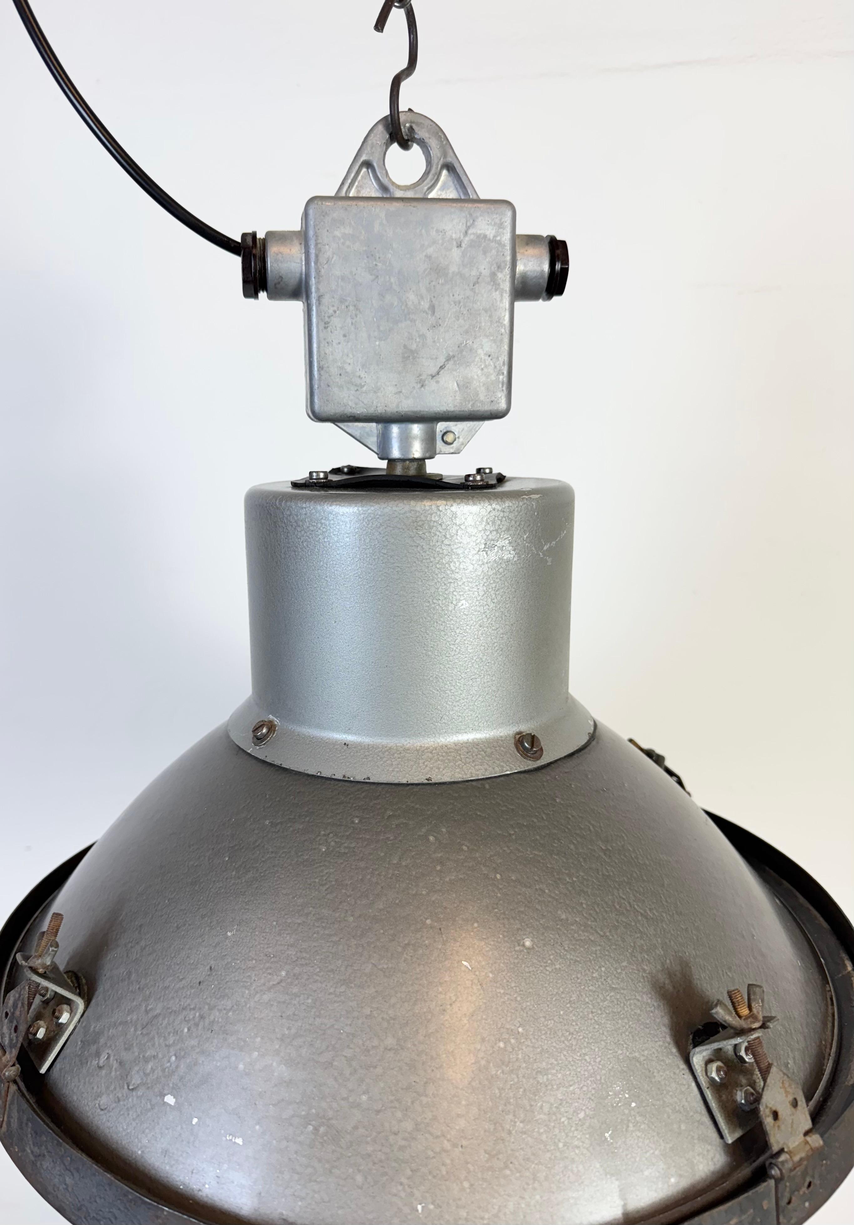 Industrial Grey Hammer Paint Pendant Lamp from Elektrosvit, 1960s For Sale 5
