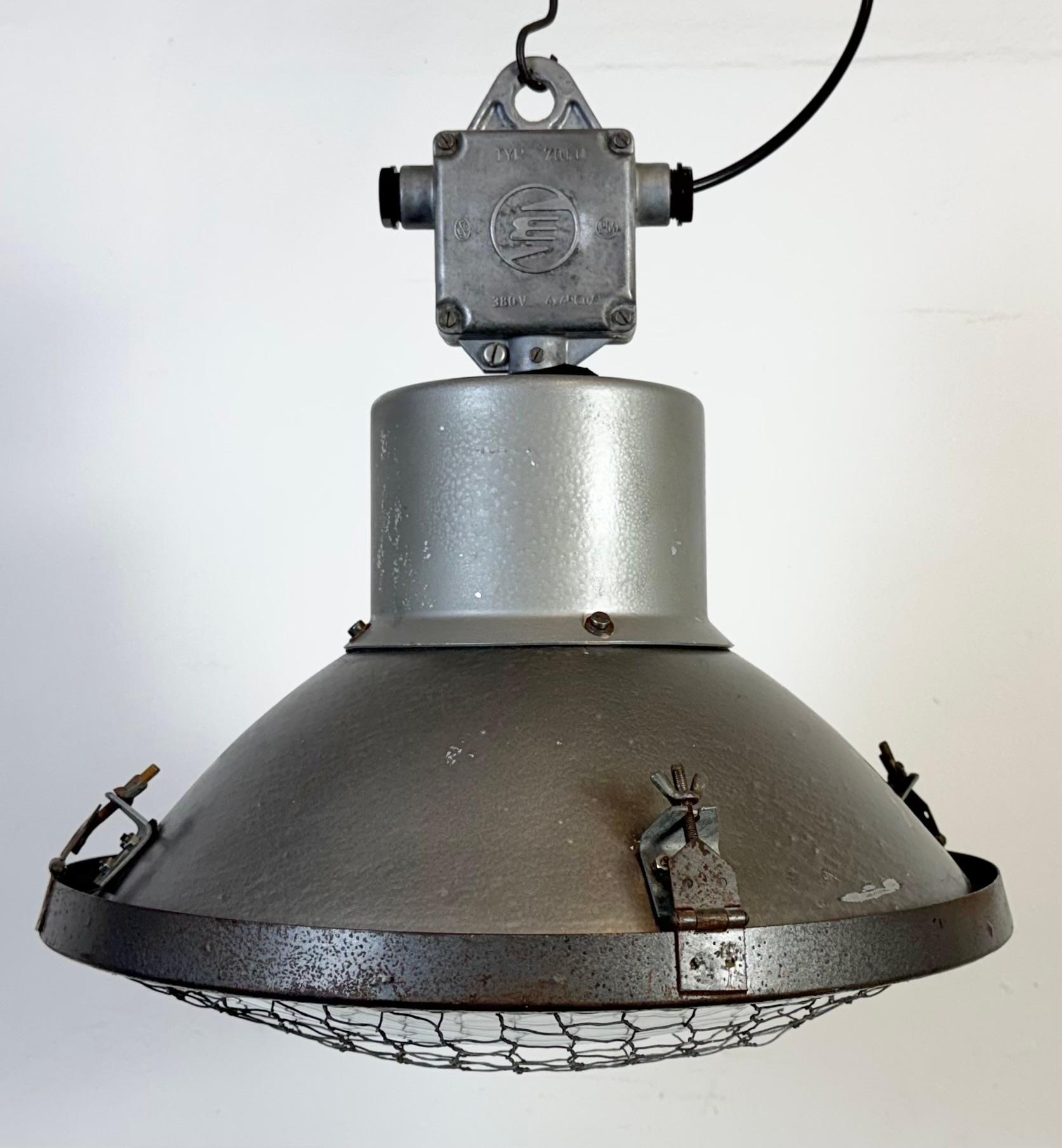 Czech Industrial Grey Hammer Paint Pendant Lamp from Elektrosvit, 1960s For Sale