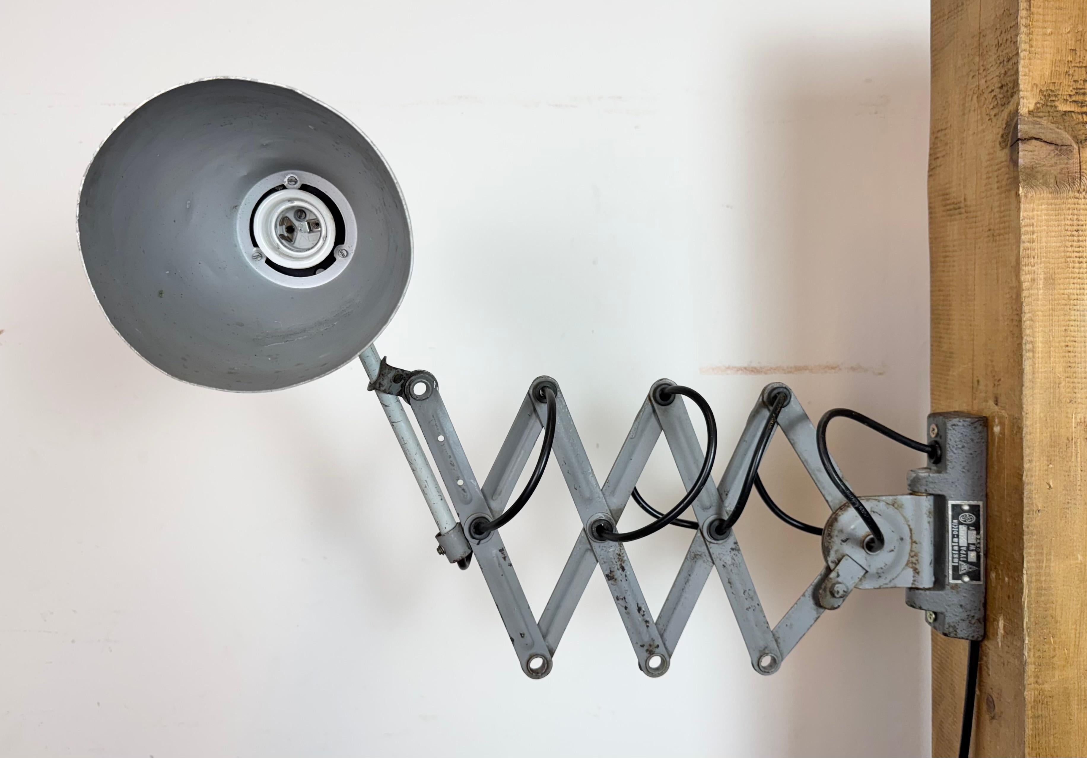 Industrielle graue Schere-Wandleuchte, grau, 1960er-Jahre im Angebot 4